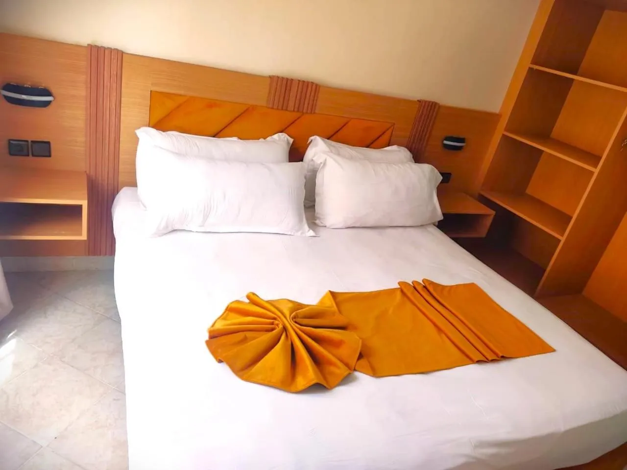 Hotel EZZAHIA by HMS