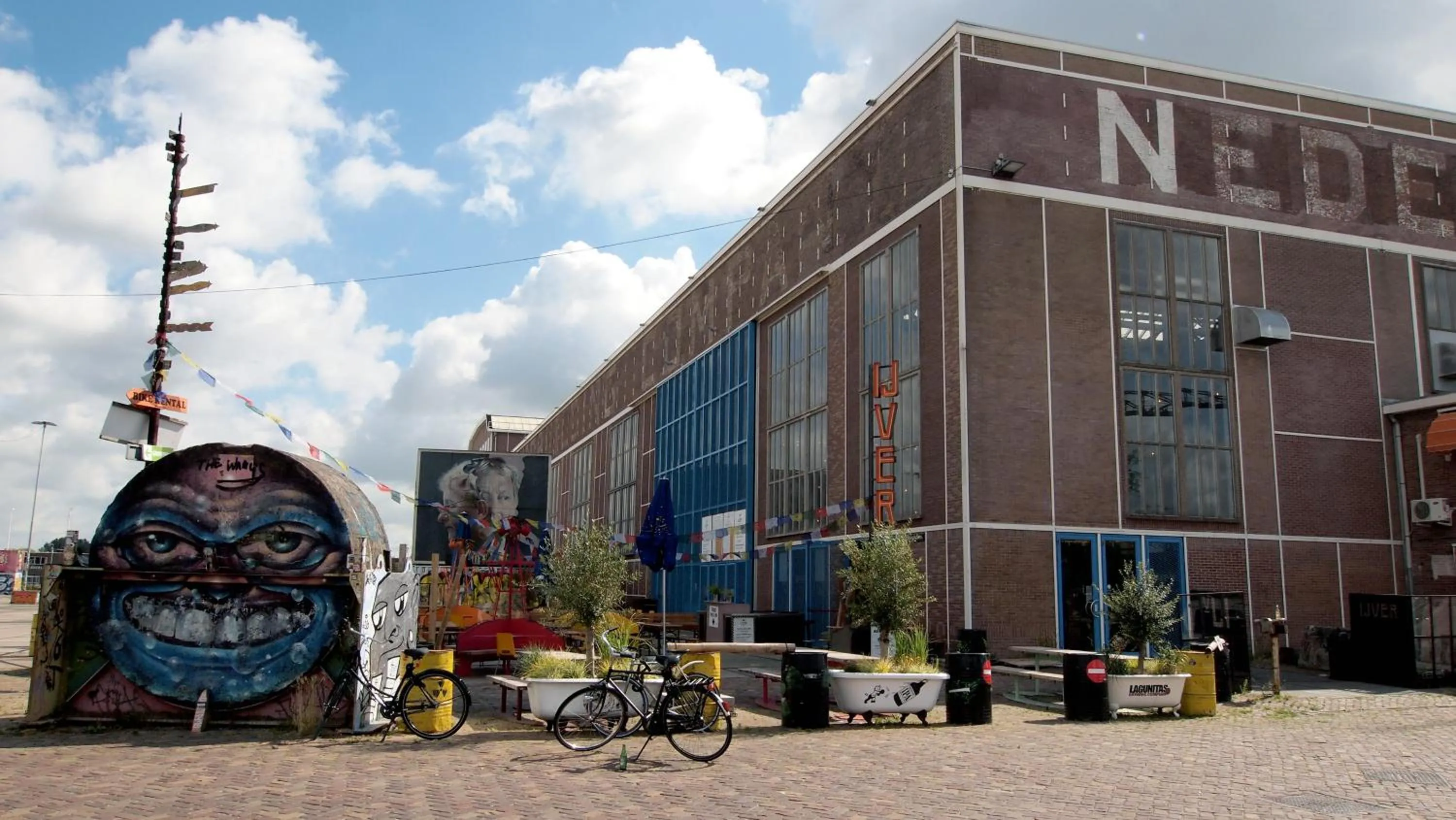 Nearby landmark in Amsterdam Farm Lodge