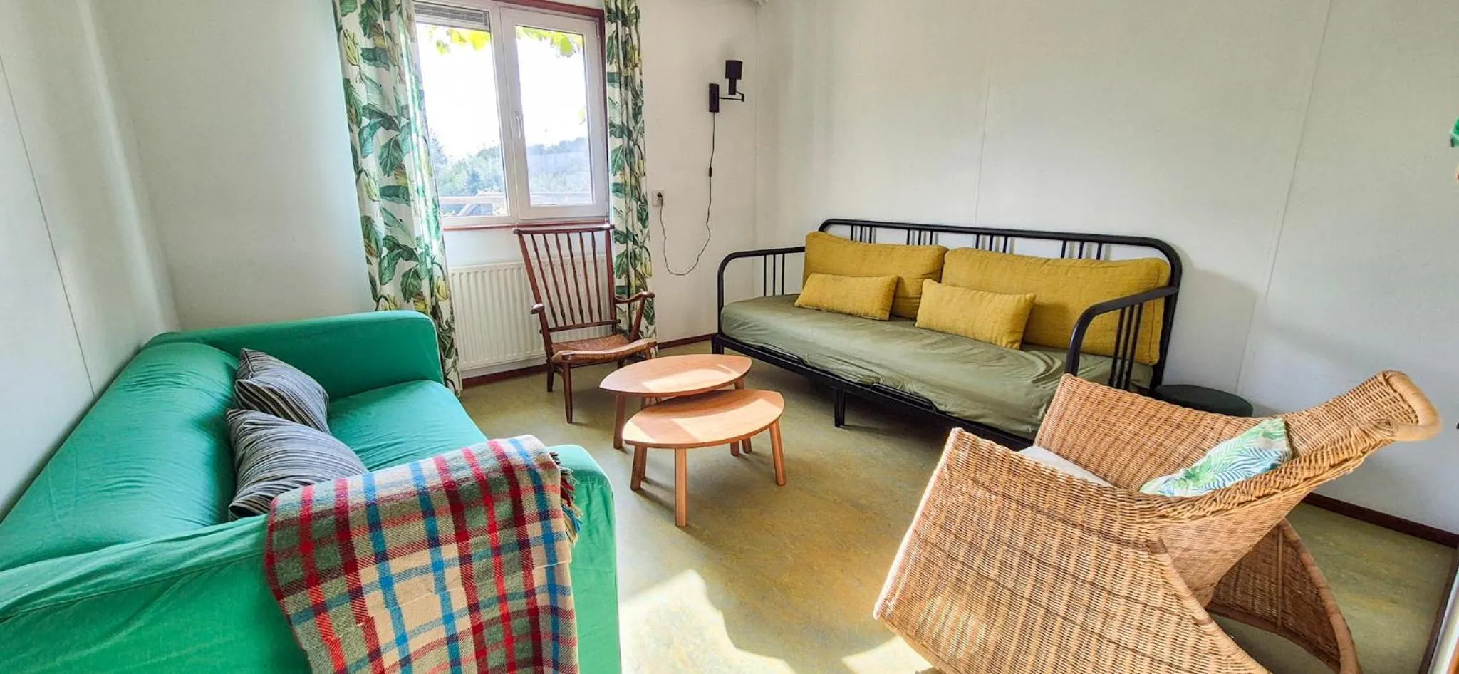 Living room, Bed in Amsterdam Farm Lodge