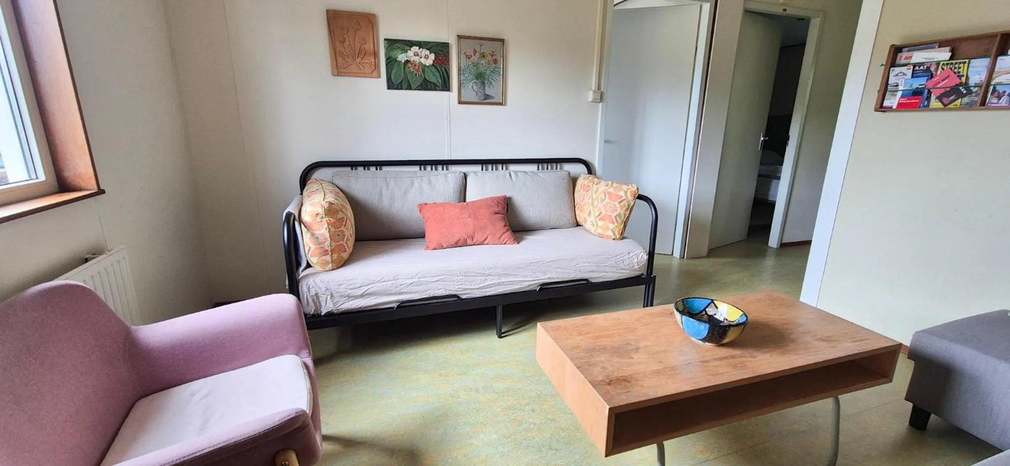 Living room, Bed in Amsterdam Farm Lodge