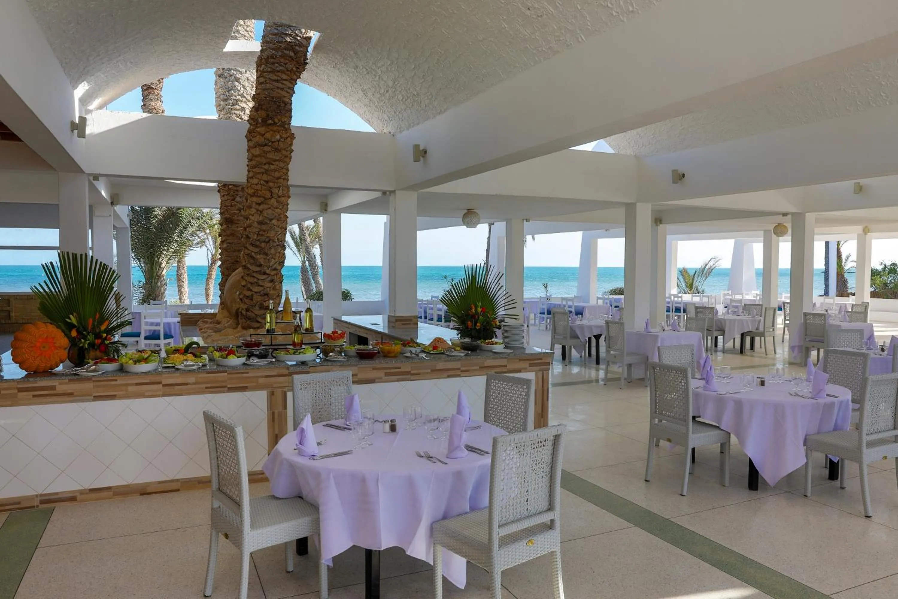 Restaurant/places to eat in Hari Club Beach Resort