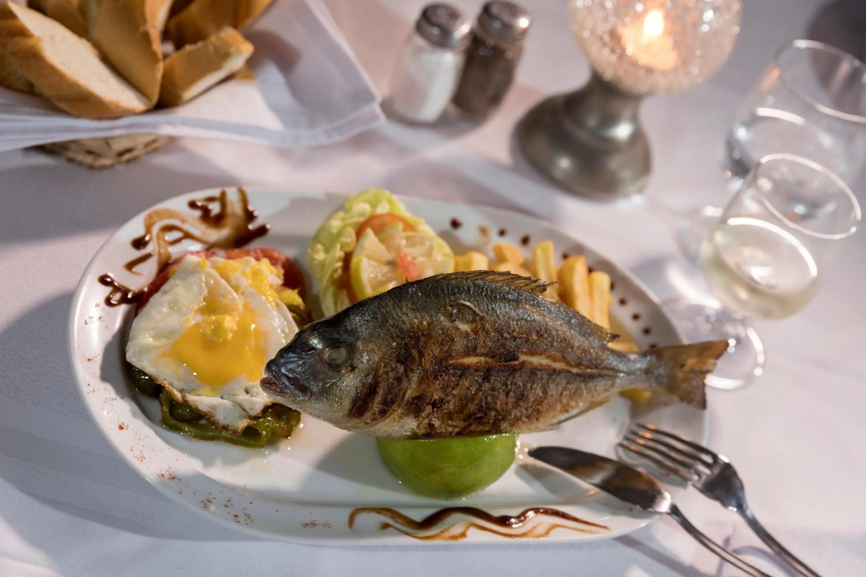 Lunch in Hari Club Beach Resort