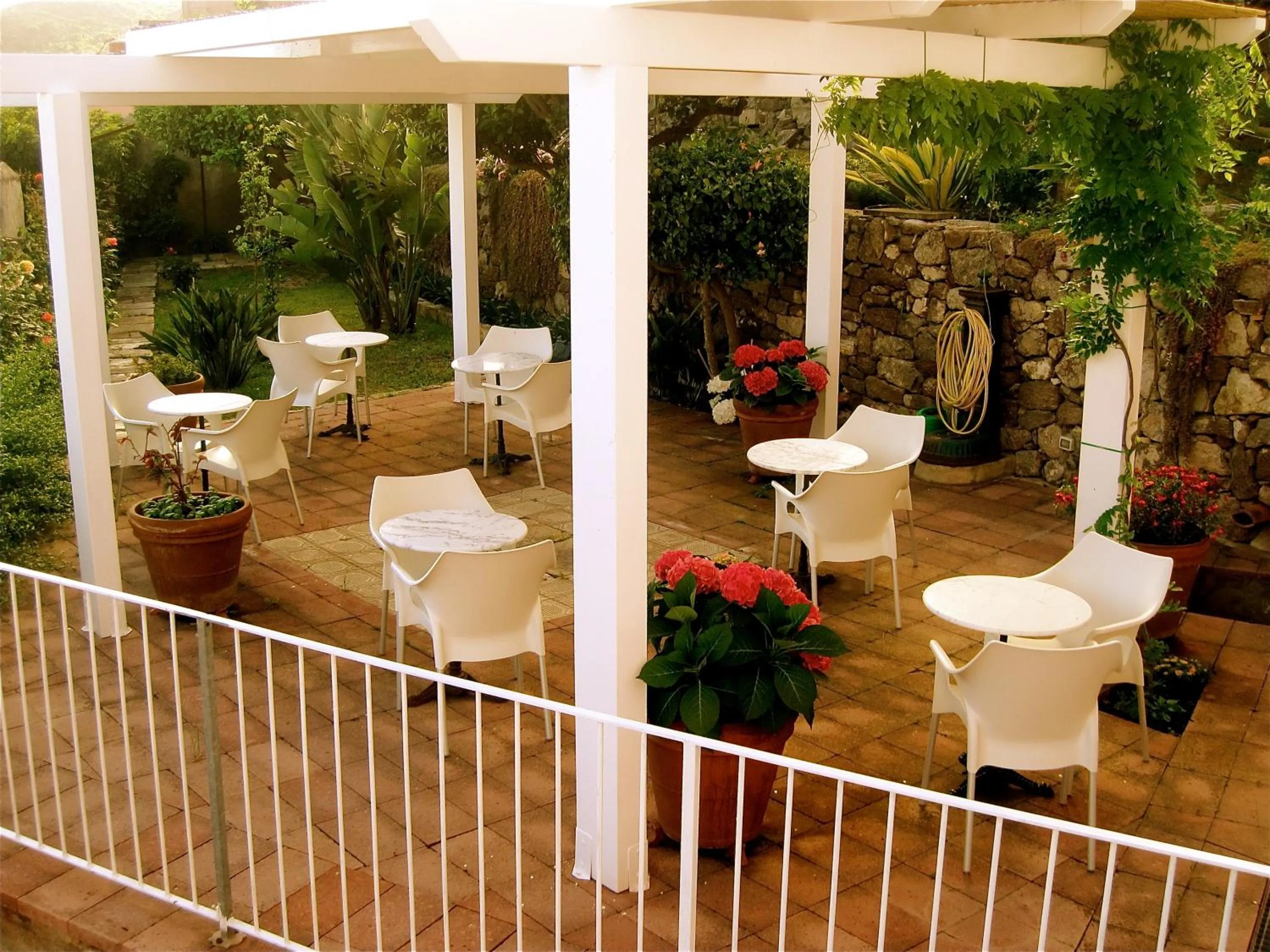 Seating area in Hotel Villa Pimpina