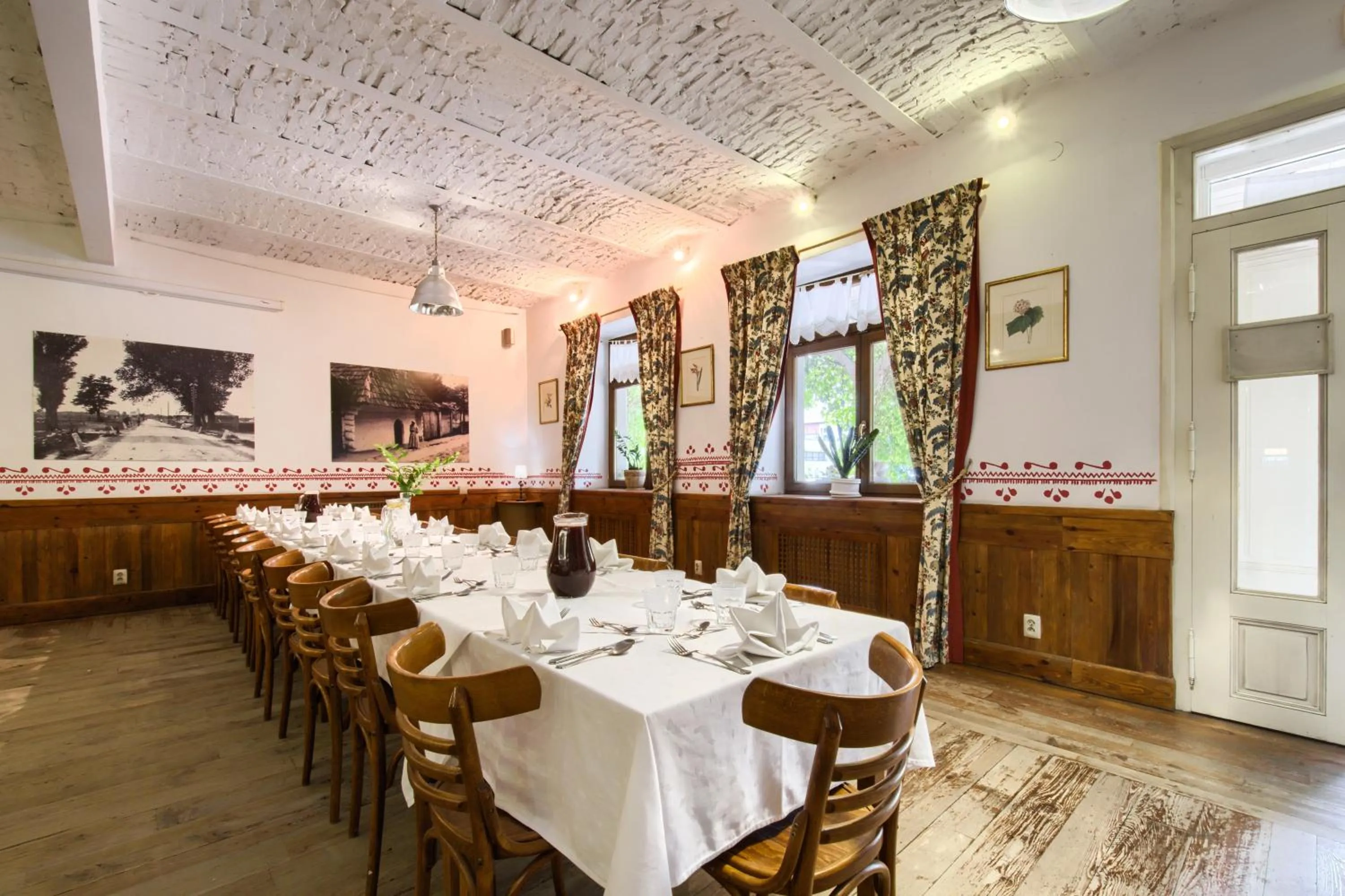 Restaurant/places to eat in Hotel Sitarska