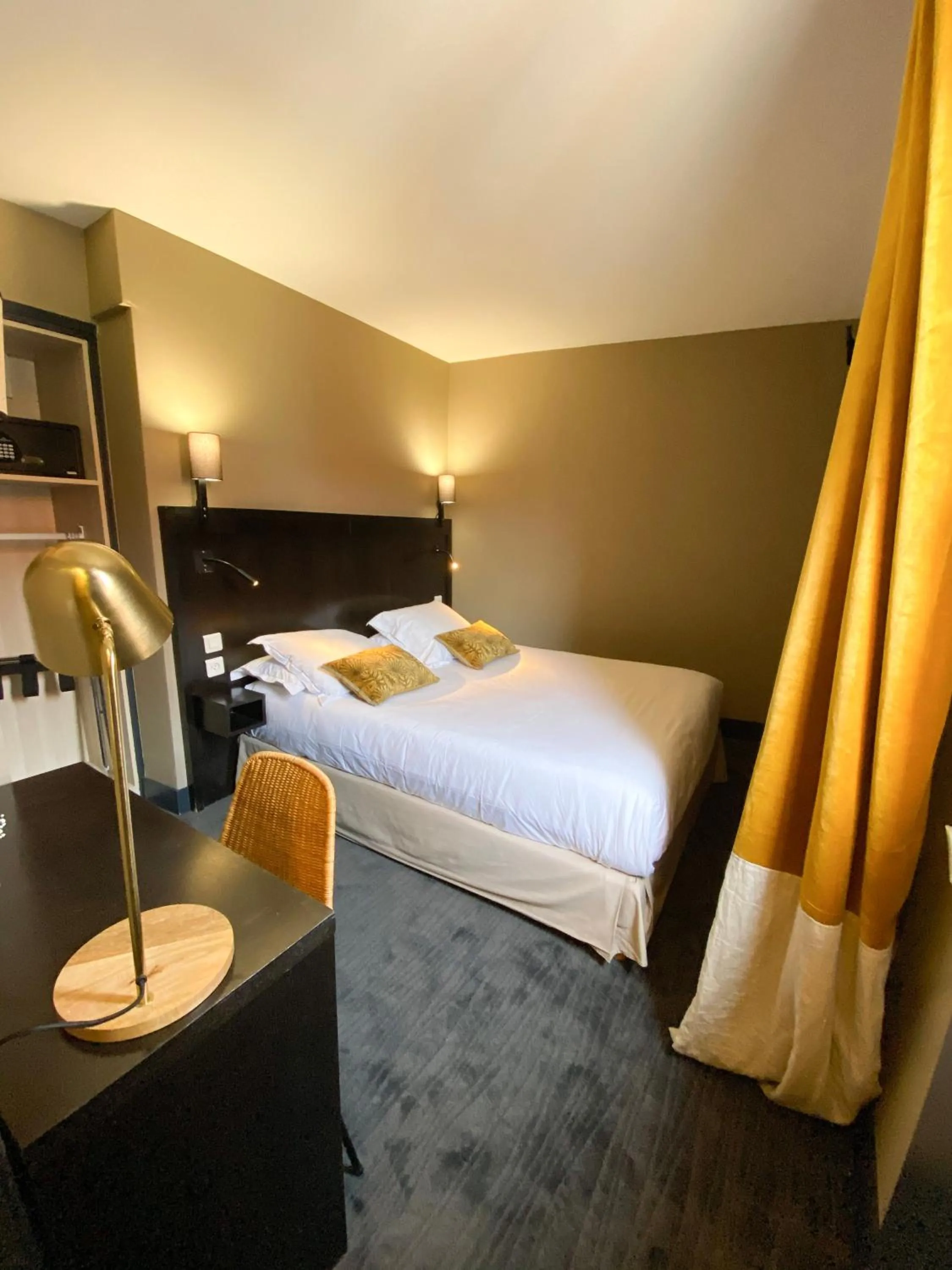 Bed in Hotel Molière