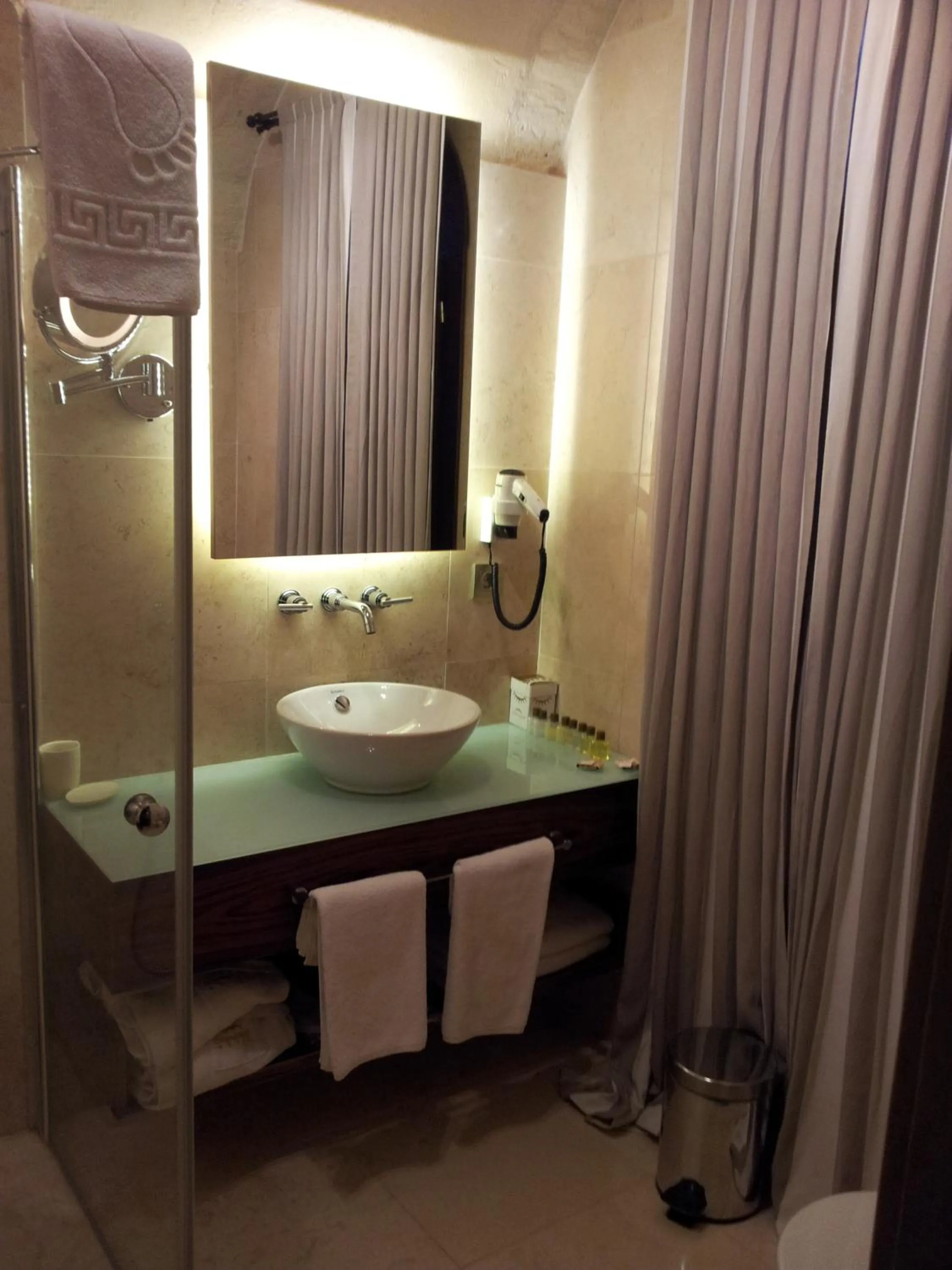 Bathroom in Shmayaa Hotel