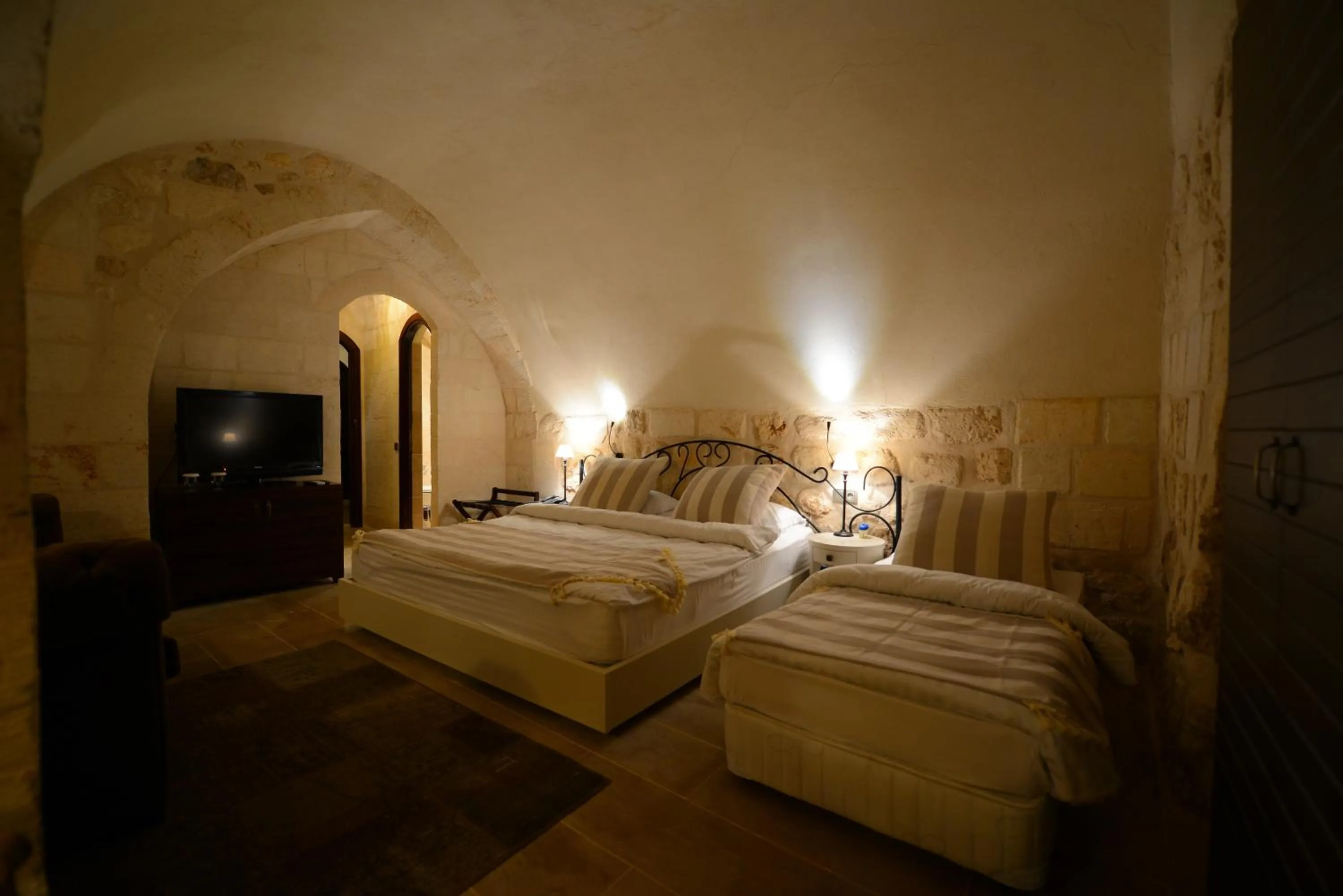 Photo of the whole room in Shmayaa Hotel