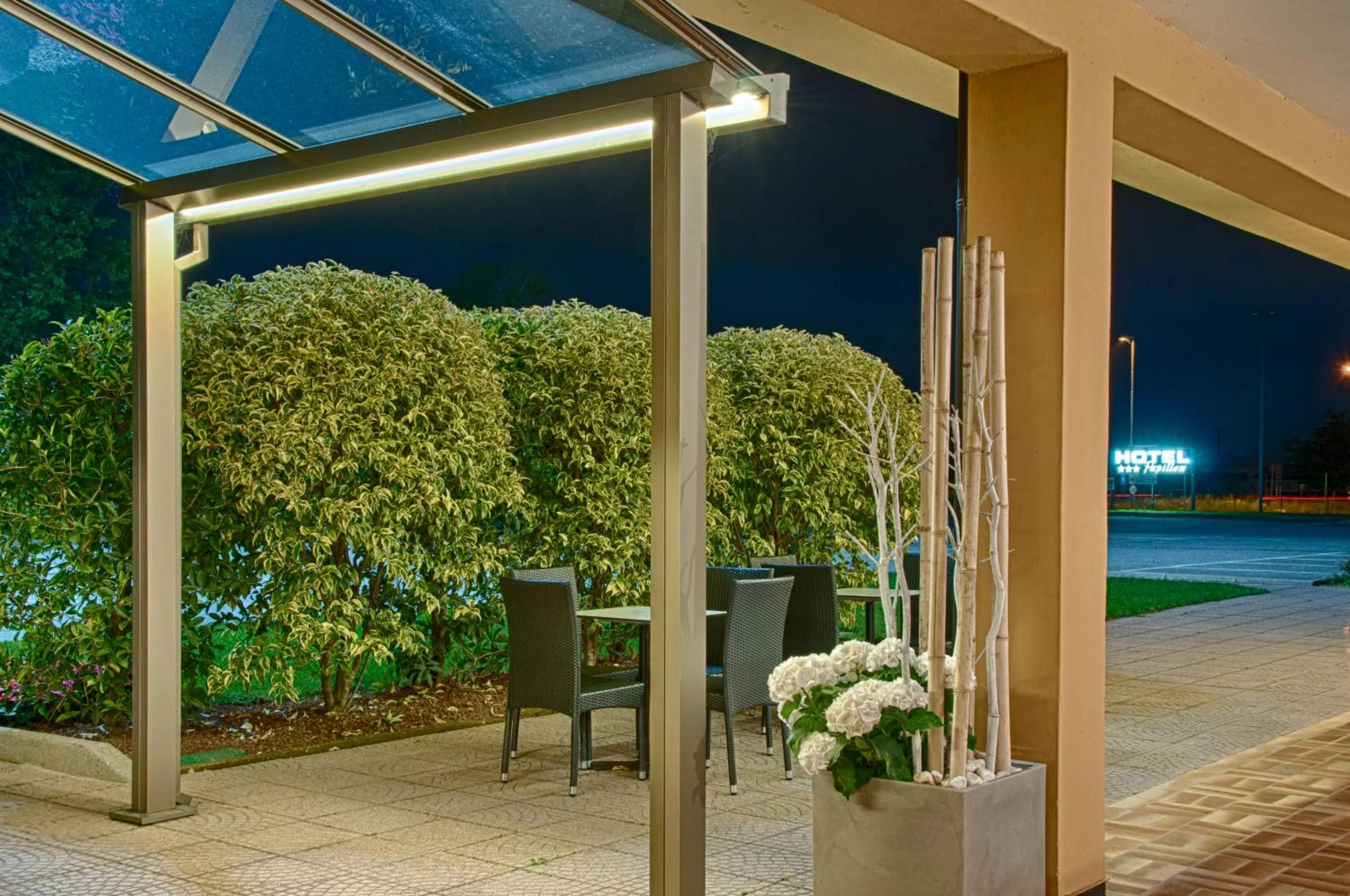 Night in Albergo Papillon