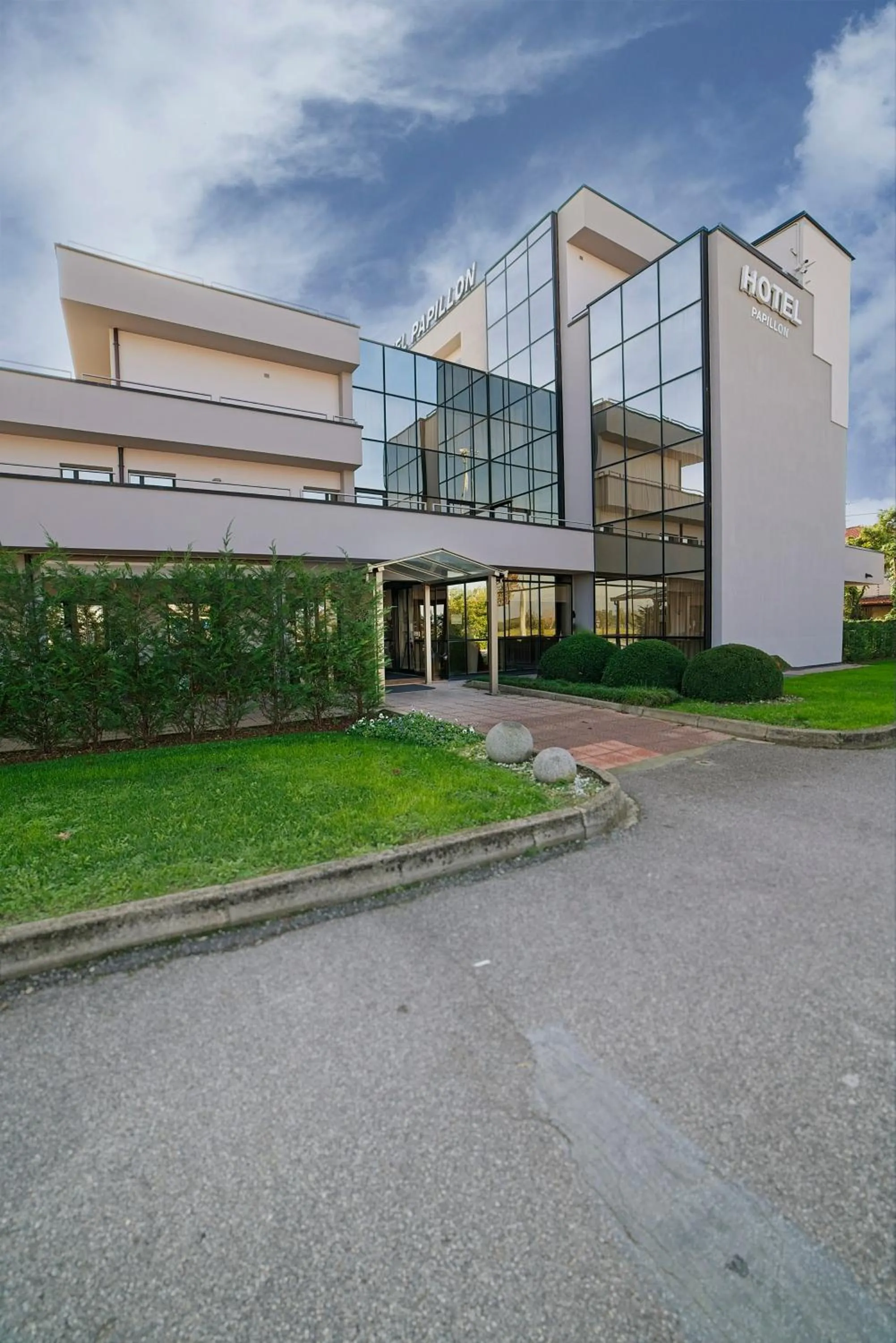 Property building in Albergo Papillon