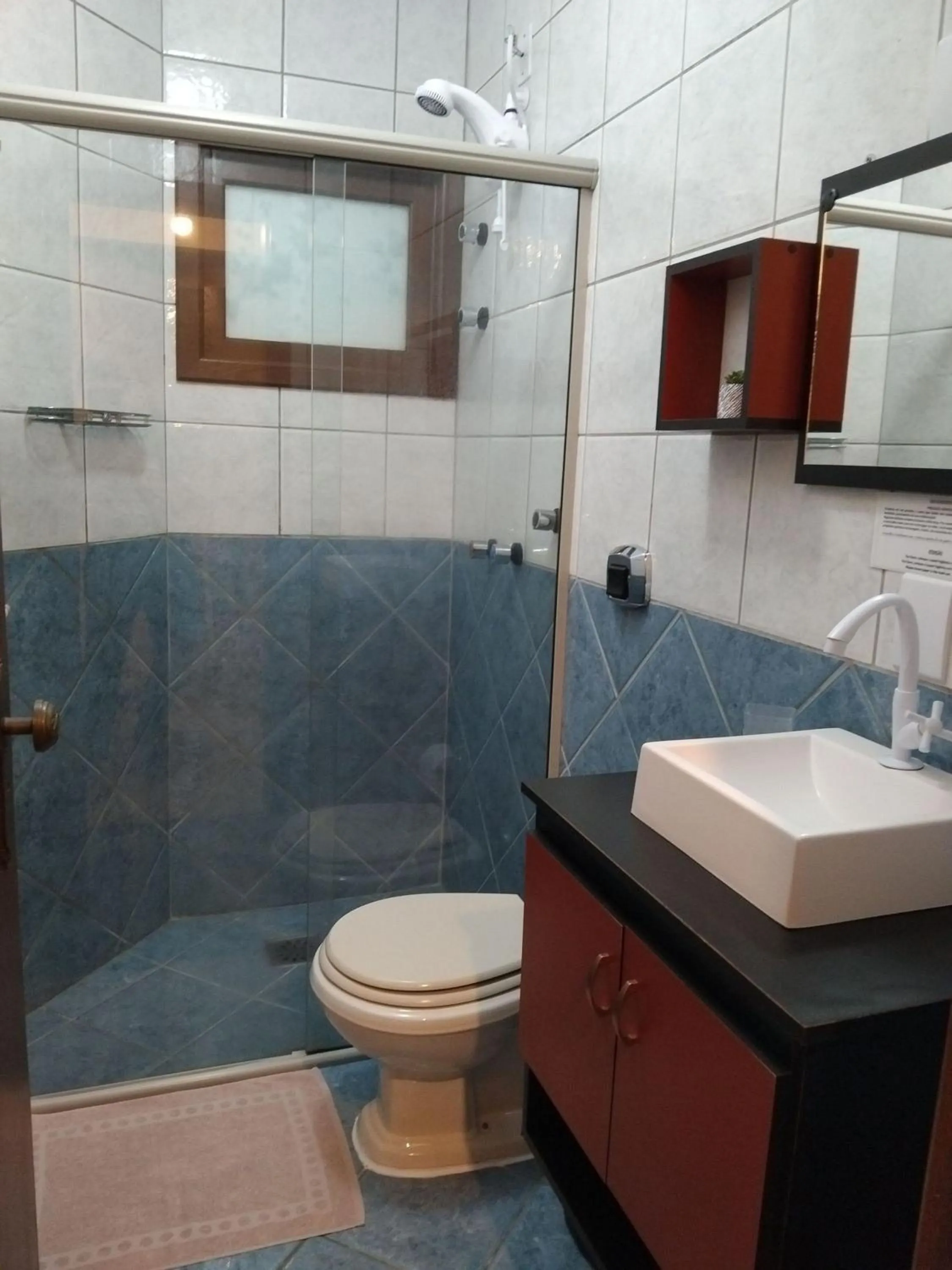 Toilet in Pousada Estrela Mares