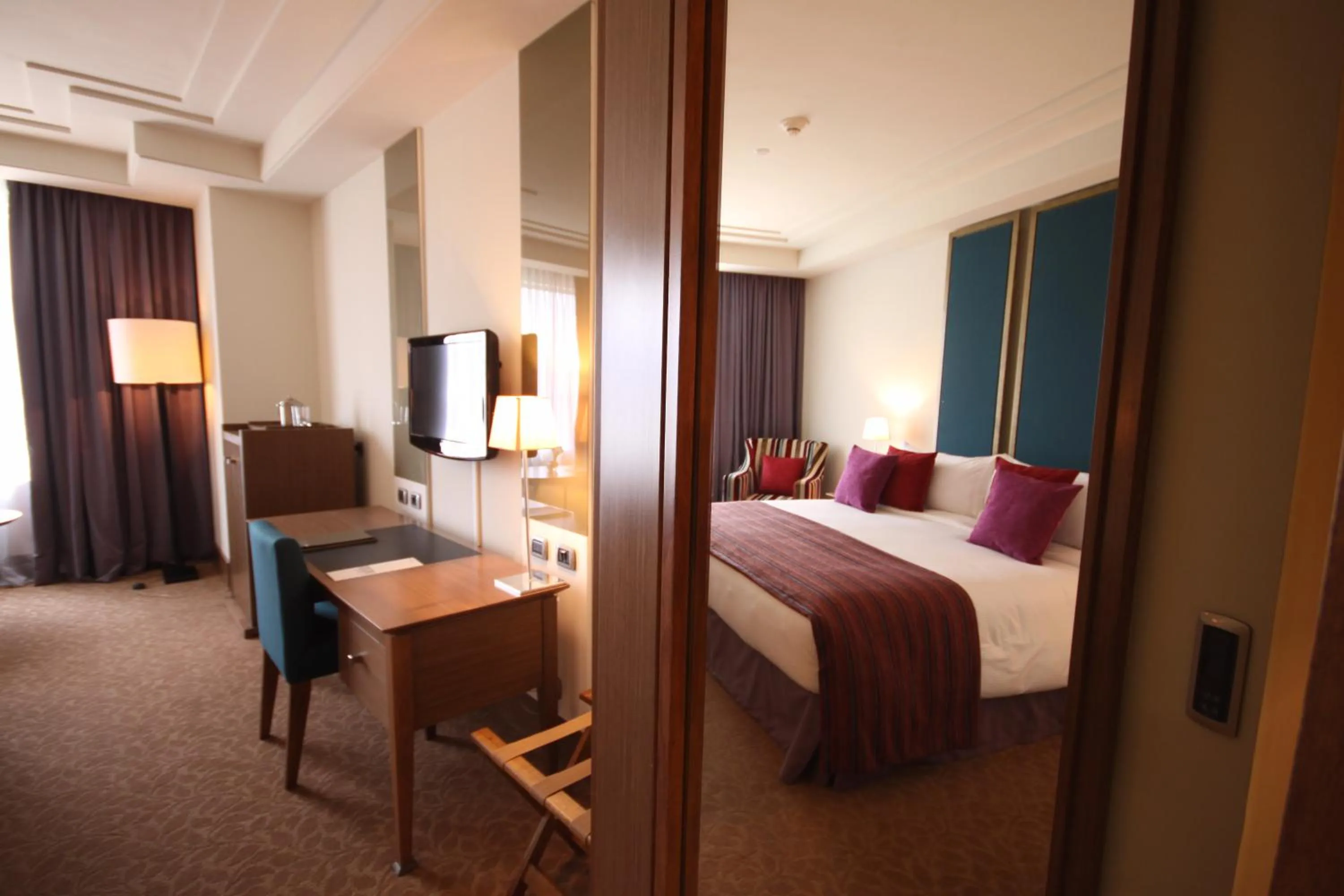 Bedroom, Bed in Hesperia WTC Valencia