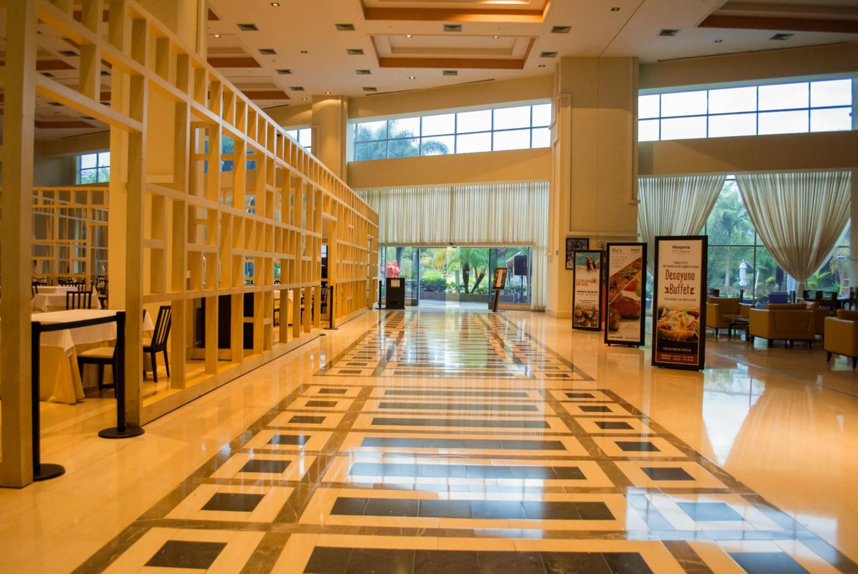 Lobby or reception in Hesperia WTC Valencia