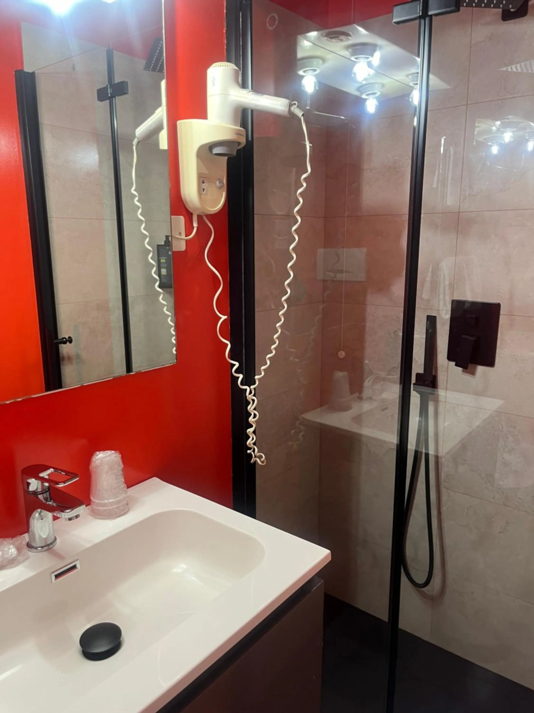 Shower in Hotel Veronese