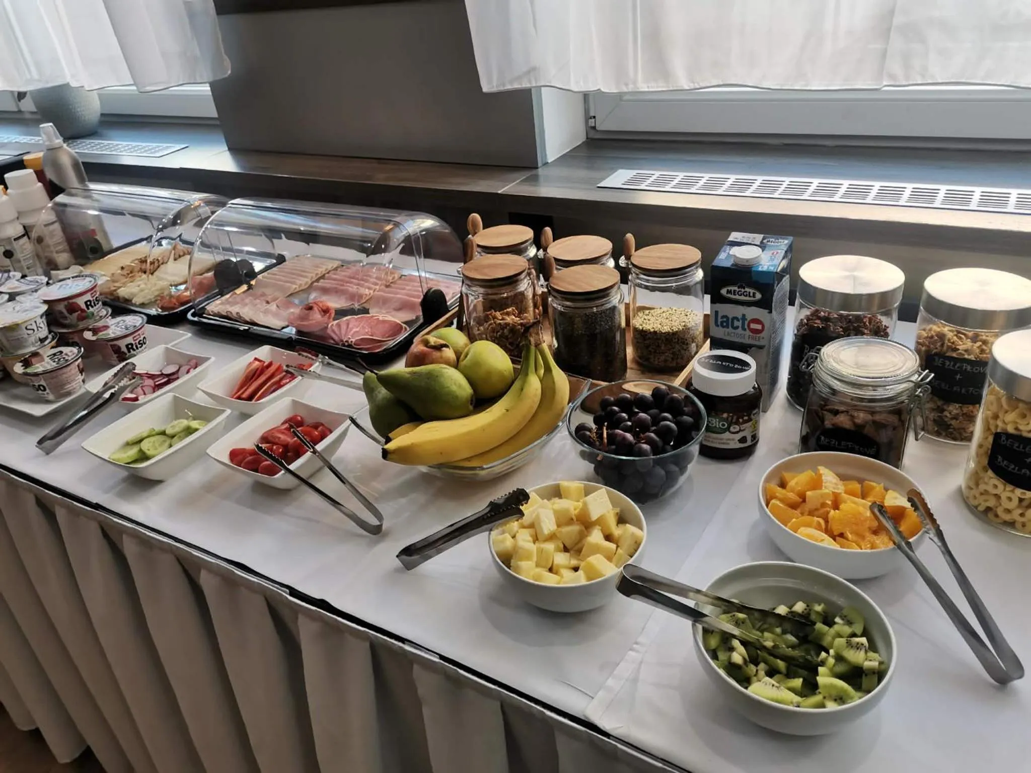 Breakfast in Hotel Monde