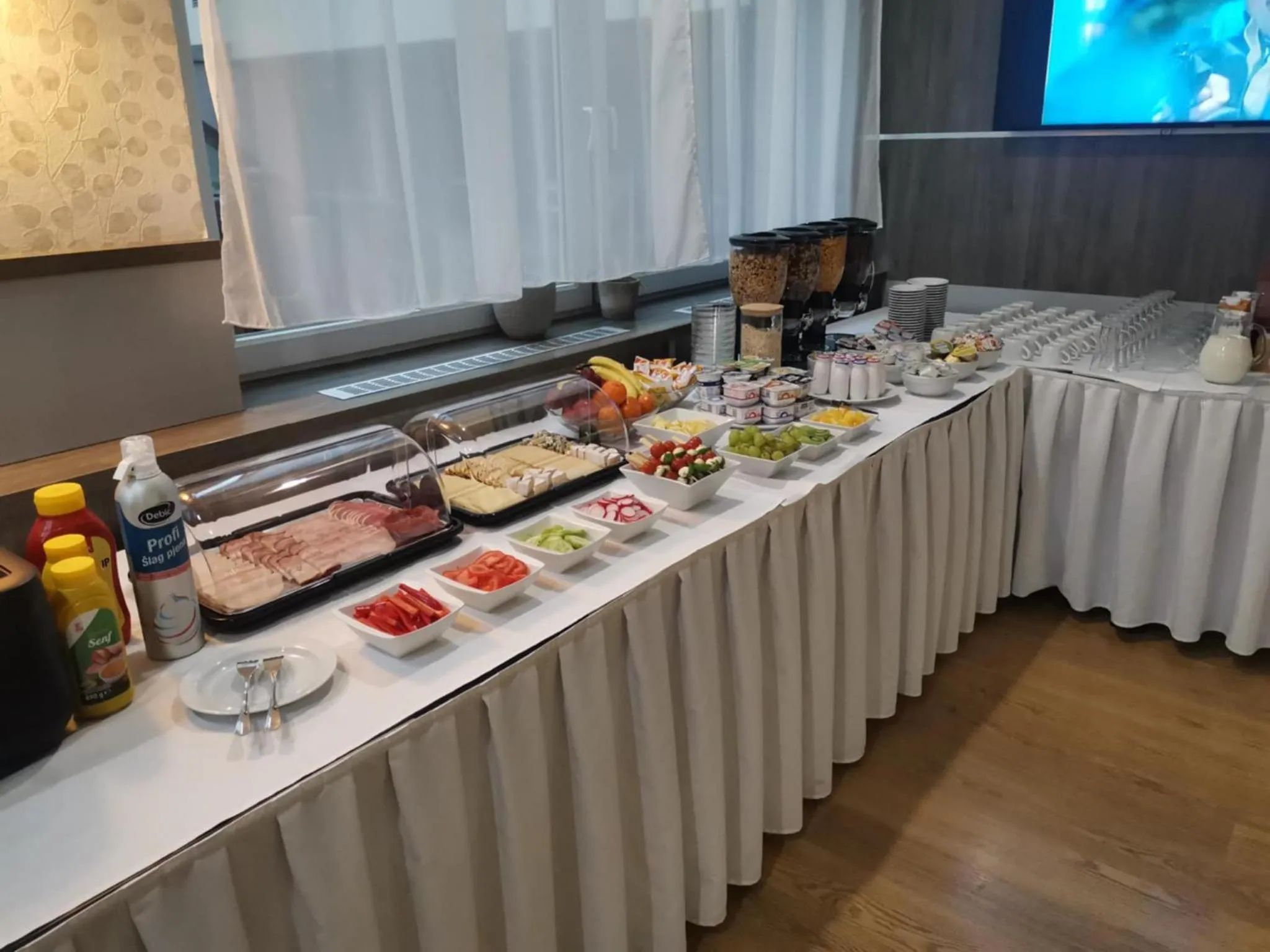 Breakfast in Hotel Monde