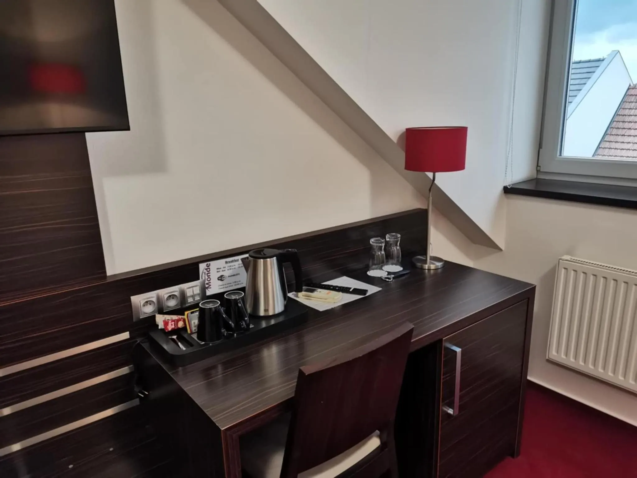 minibar in Hotel Monde