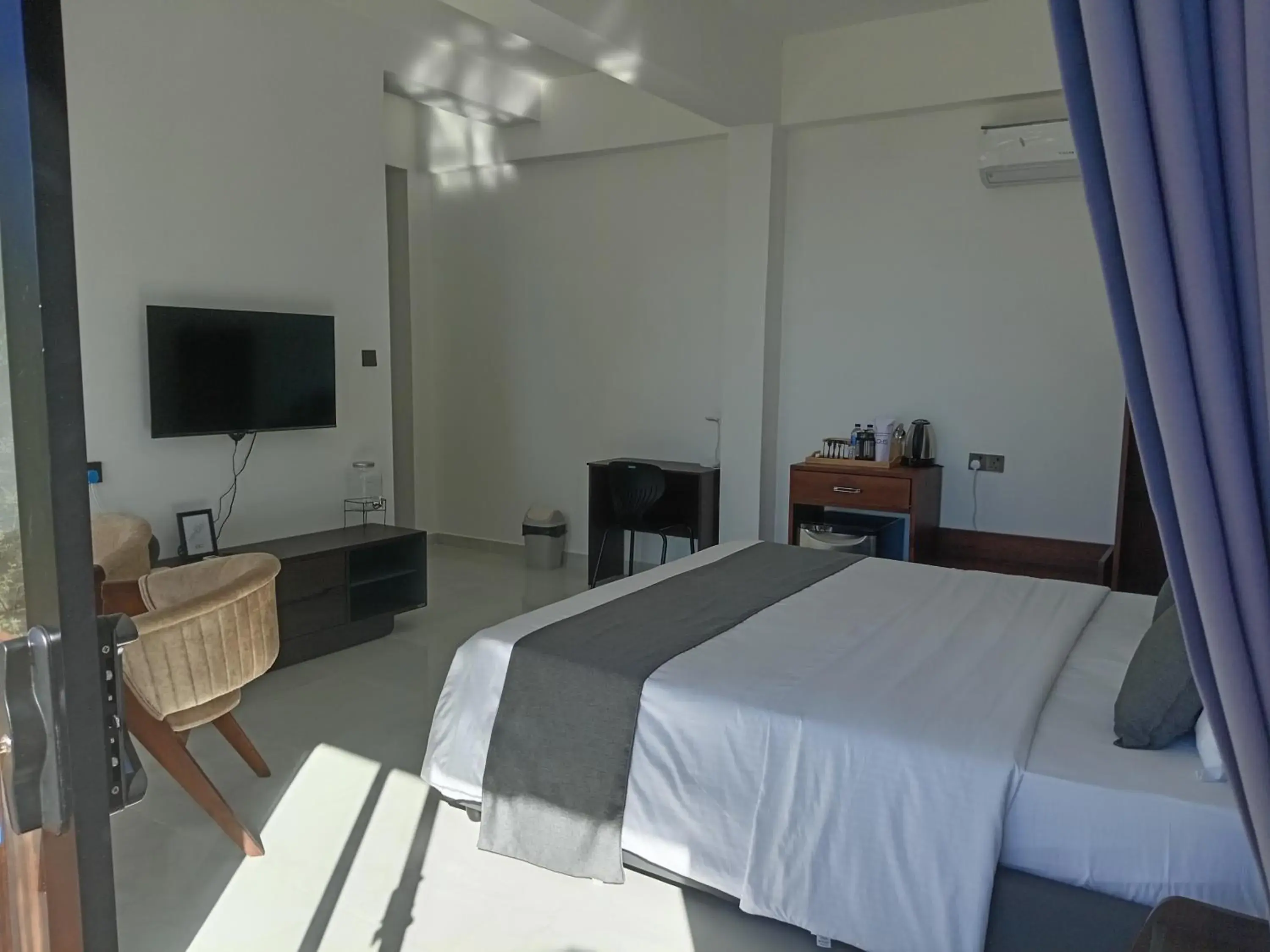 King Room with Mountain View in Solitary Resort King Room with Mountain View in Solitary Resort