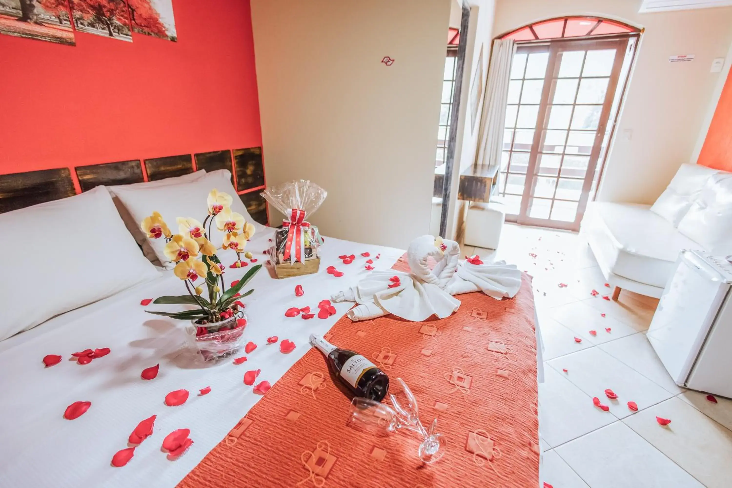 wedding, Bed in VELINN Pousada Casa de Pedra Ilhabela wedding, Bed in VELINN Pousada Casa de Pedra Ilhabela