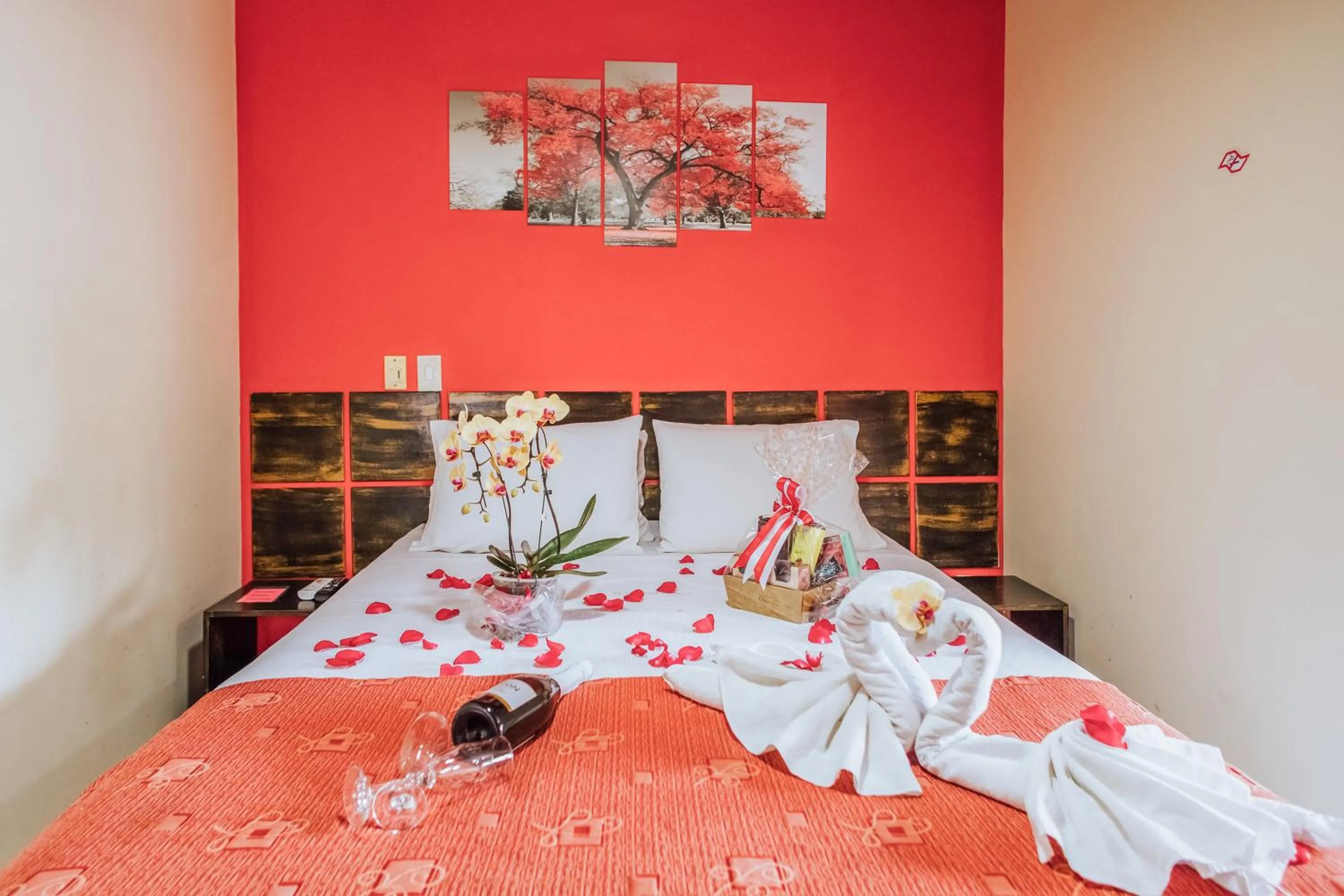 Food, Bed in VELINN Pousada Casa de Pedra Ilhabela