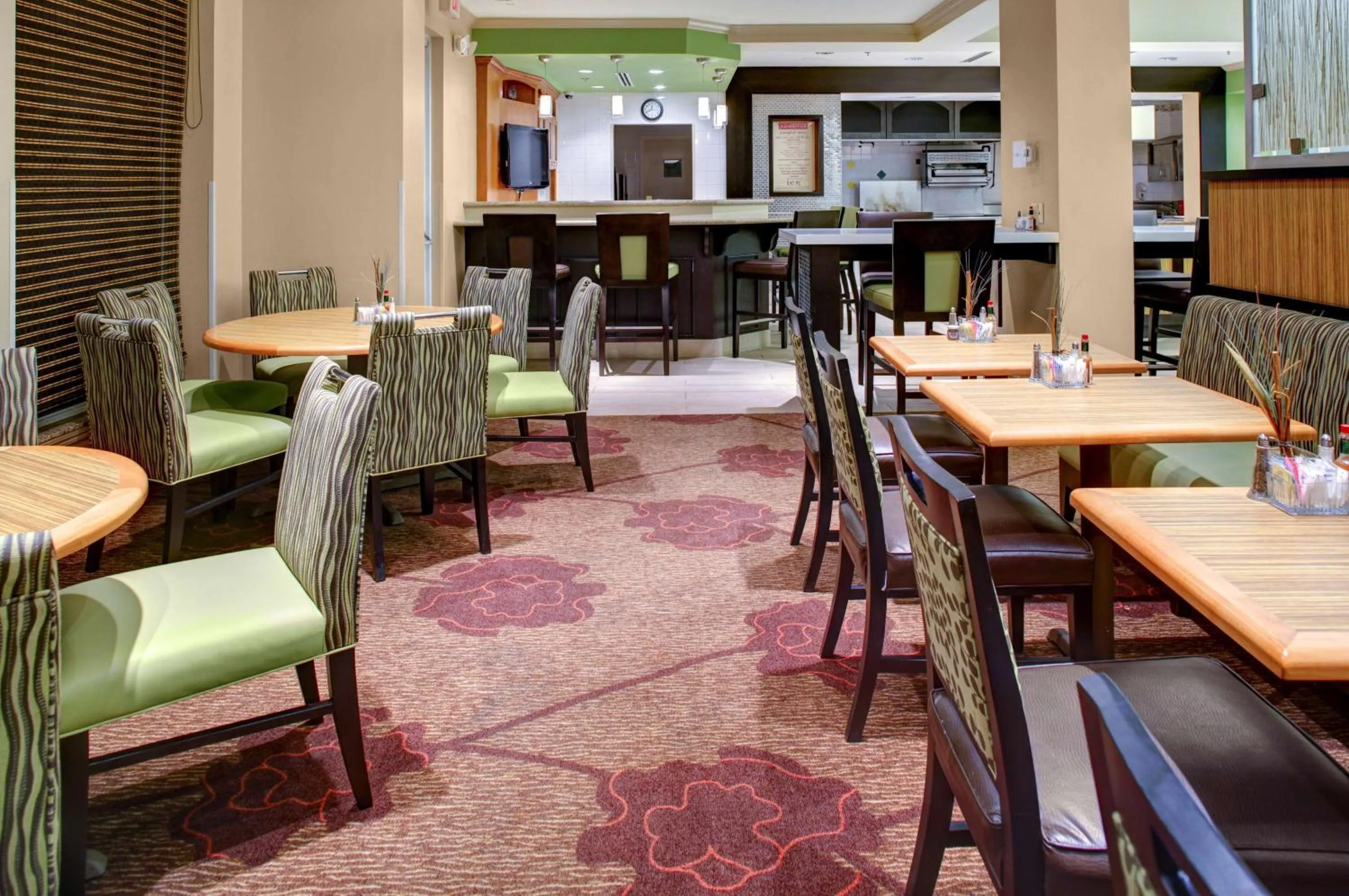 Restaurant/places to eat in Hilton Garden Inn Atlanta North/Alpharetta