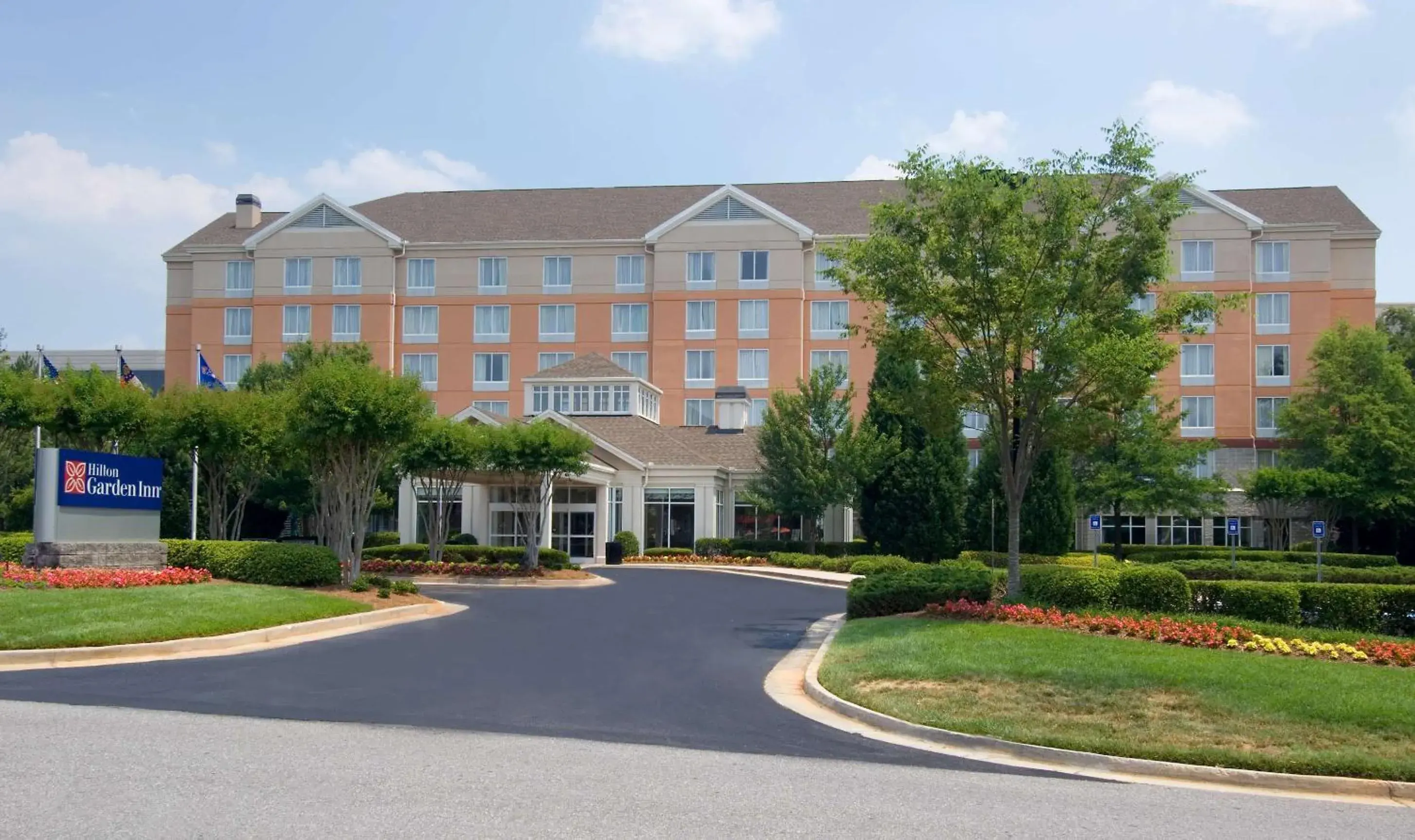 Property building in Hilton Garden Inn Atlanta North/Alpharetta Property building in Hilton Garden Inn Atlanta North/Alpharetta