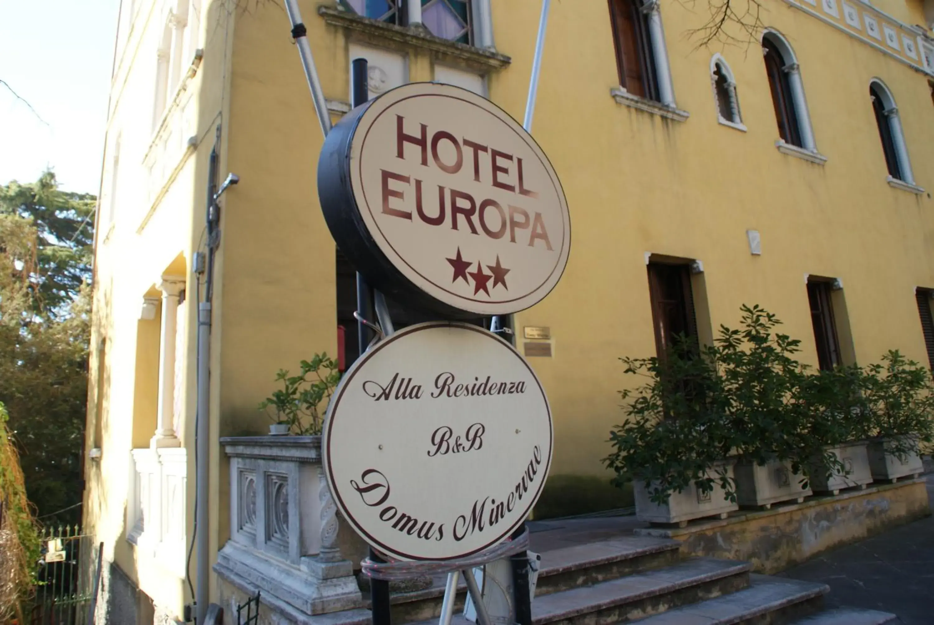 Facade/entrance in Hotel Europa