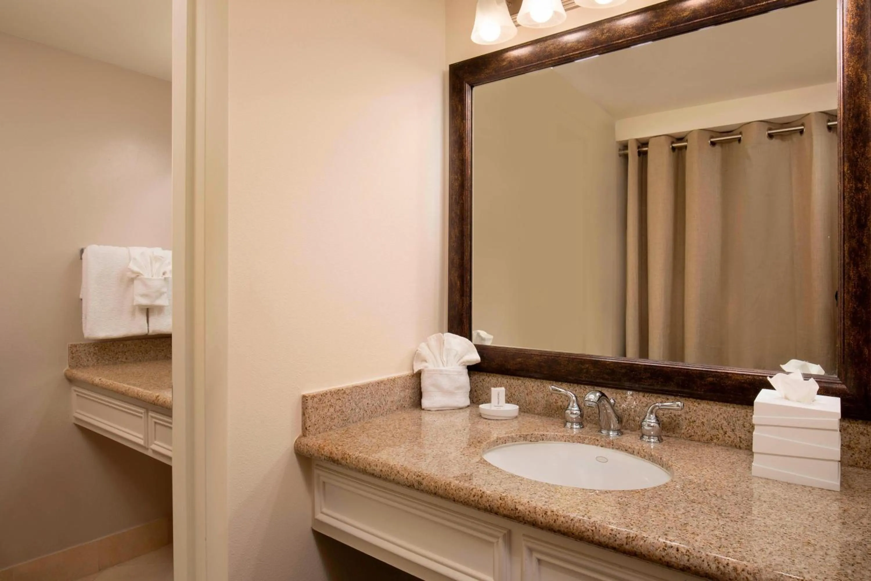 Bathroom in Courtyard by Marriott Key Largo