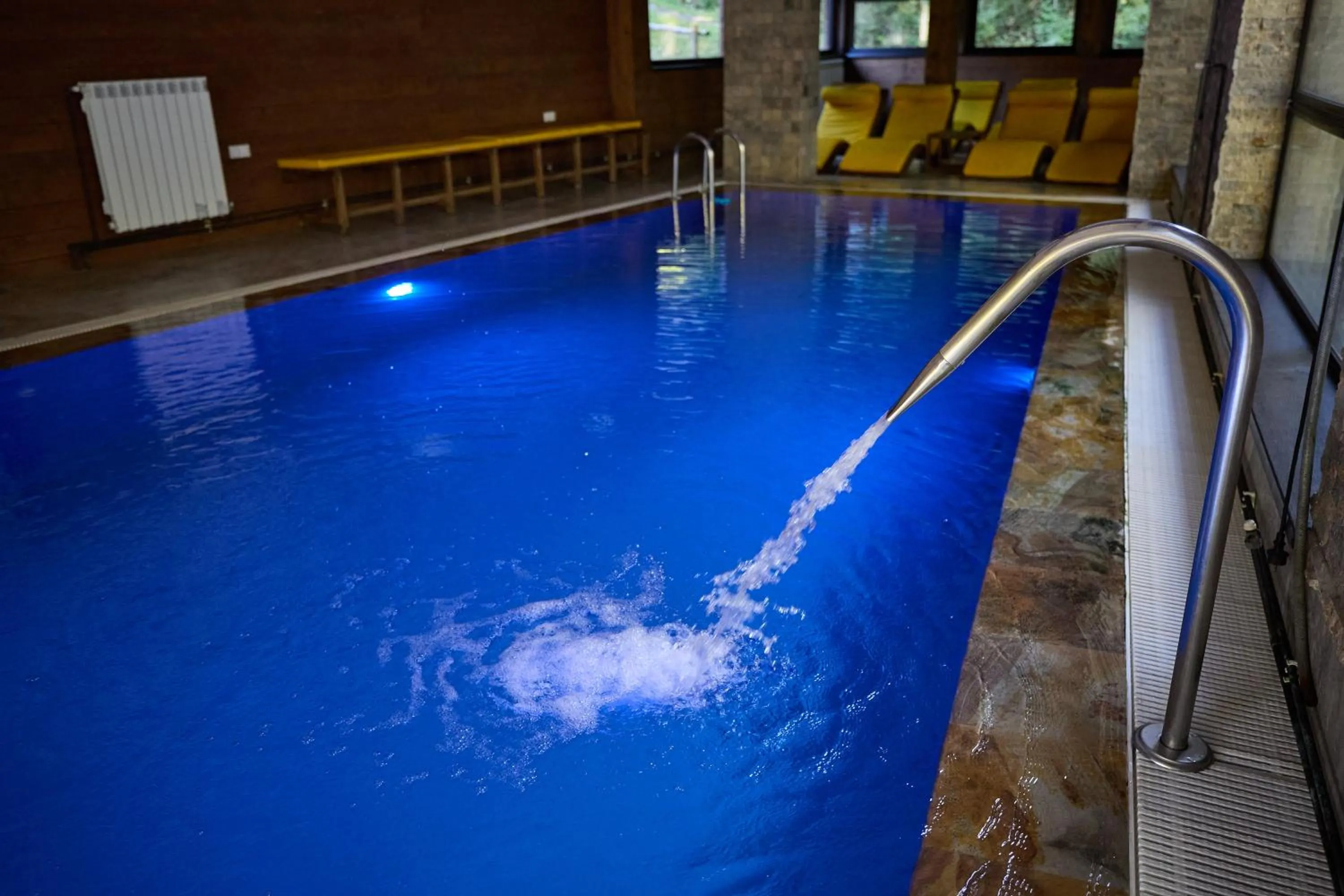 Swimming pool in Hotel Superski
