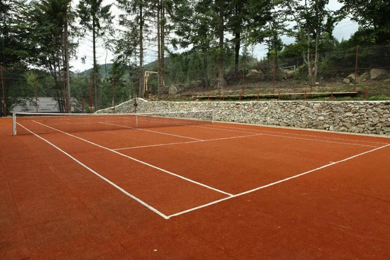 Tennis court in Hotel Superski