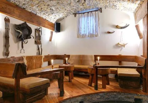 Restaurant/places to eat in Pristava Lepena Village