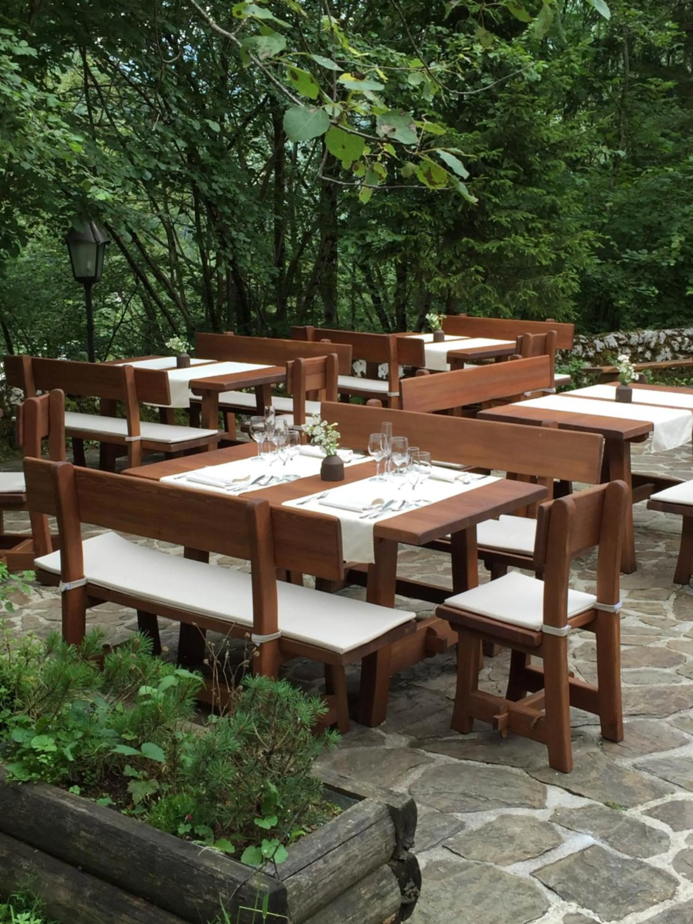 Restaurant/places to eat in Pristava Lepena Village