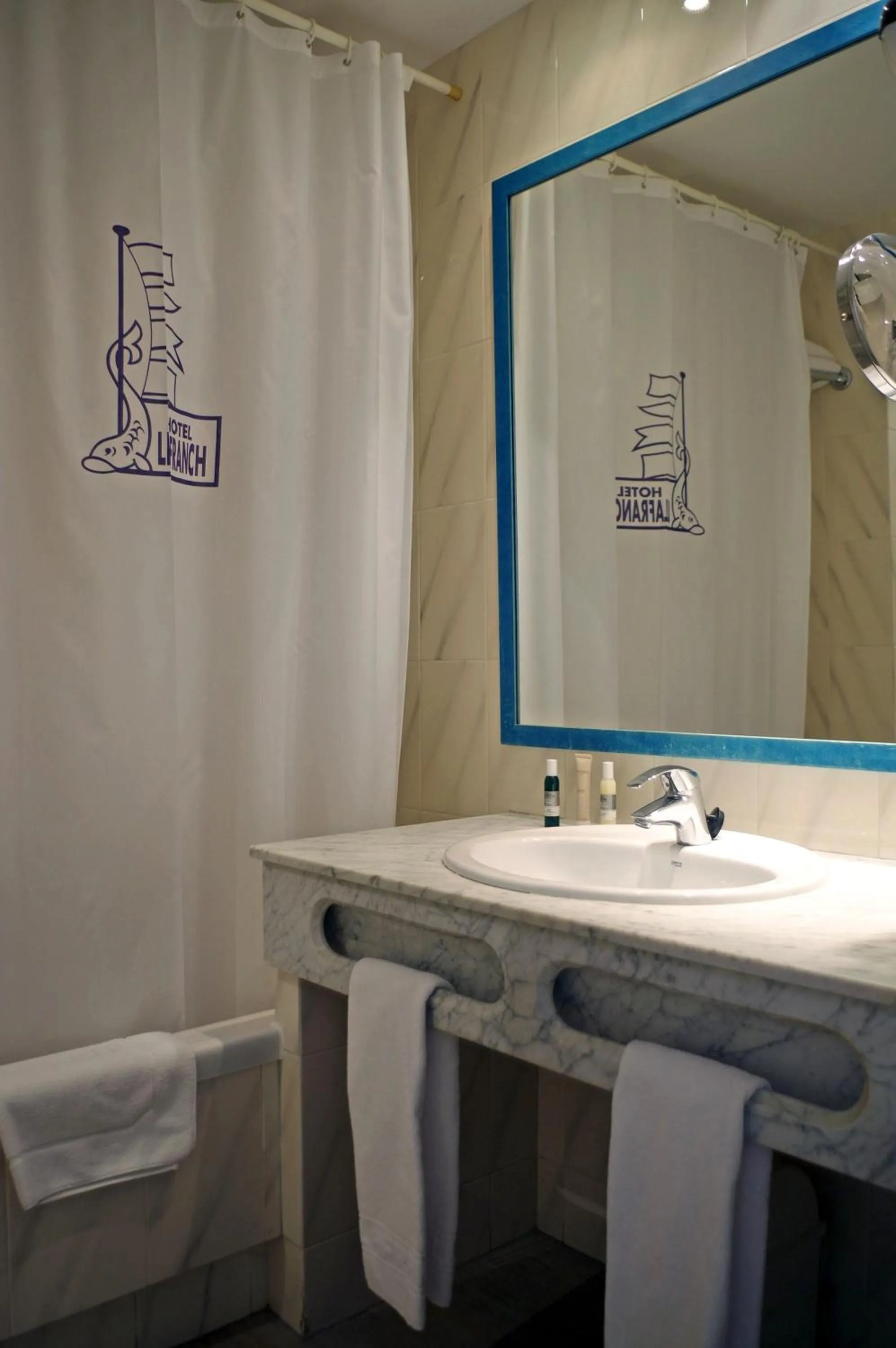 Toilet in Hotel Llafranch