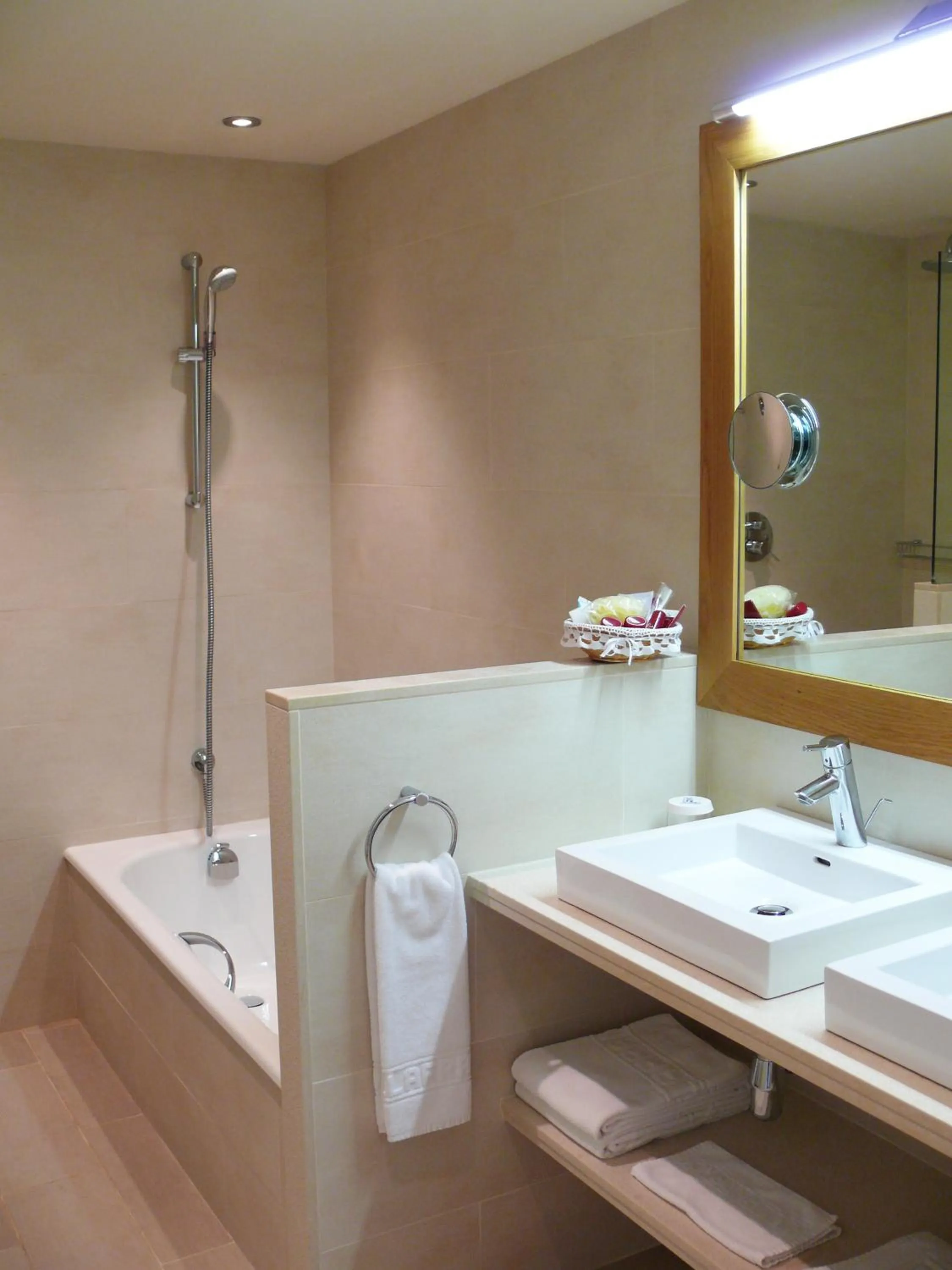 Toilet in Hotel Llafranch