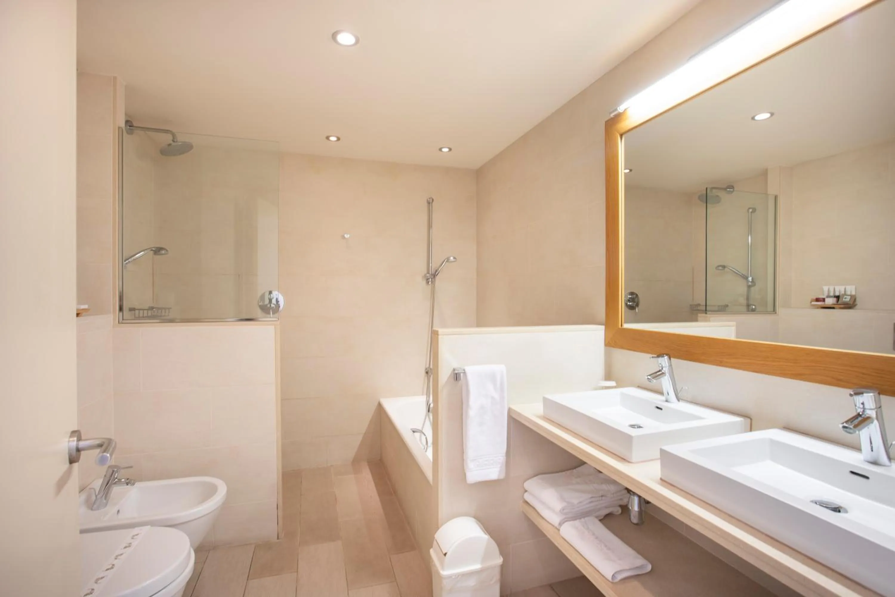 Toilet in Hotel Llafranch