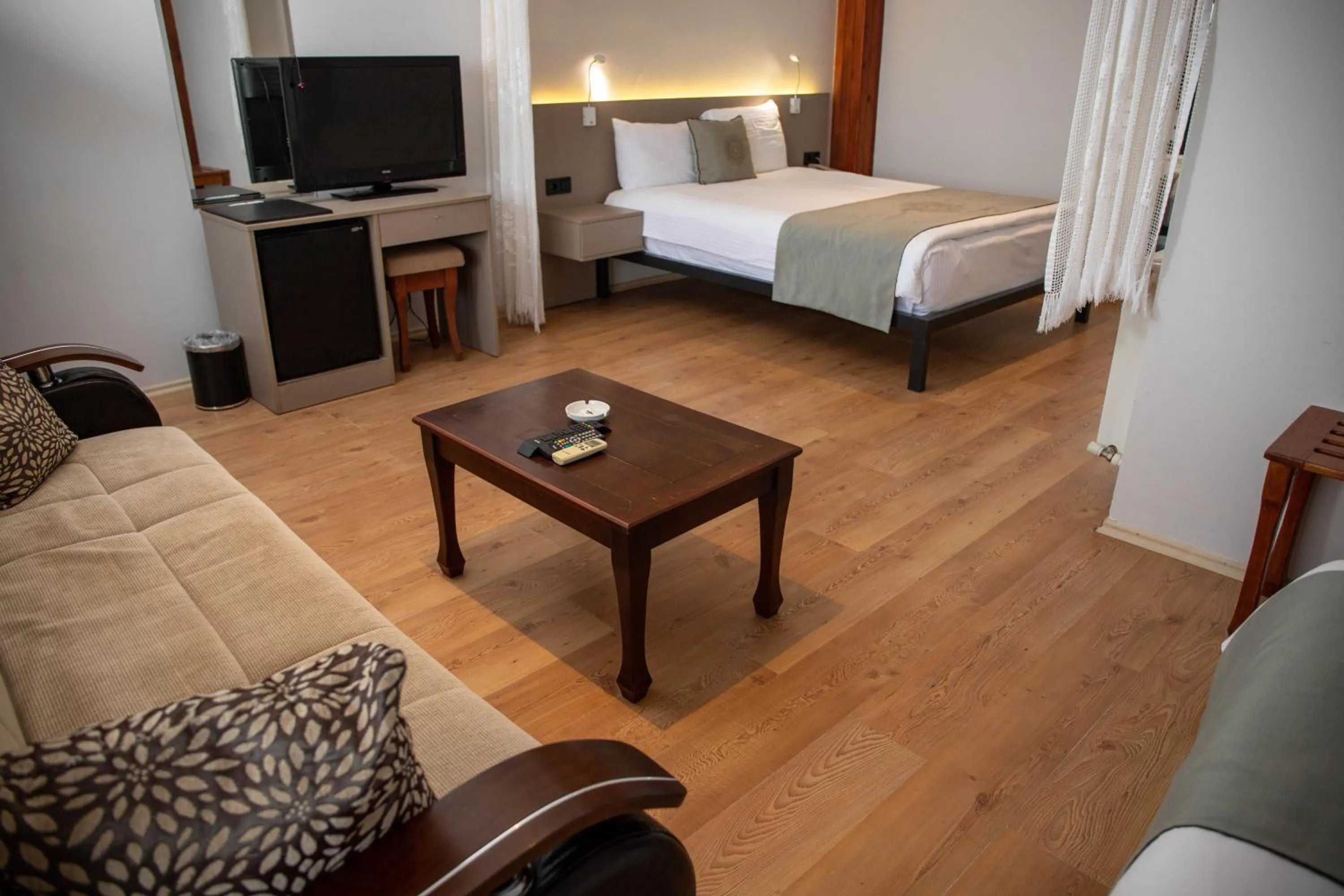 Photo of the whole room, Bed in Sinop Antik Otel