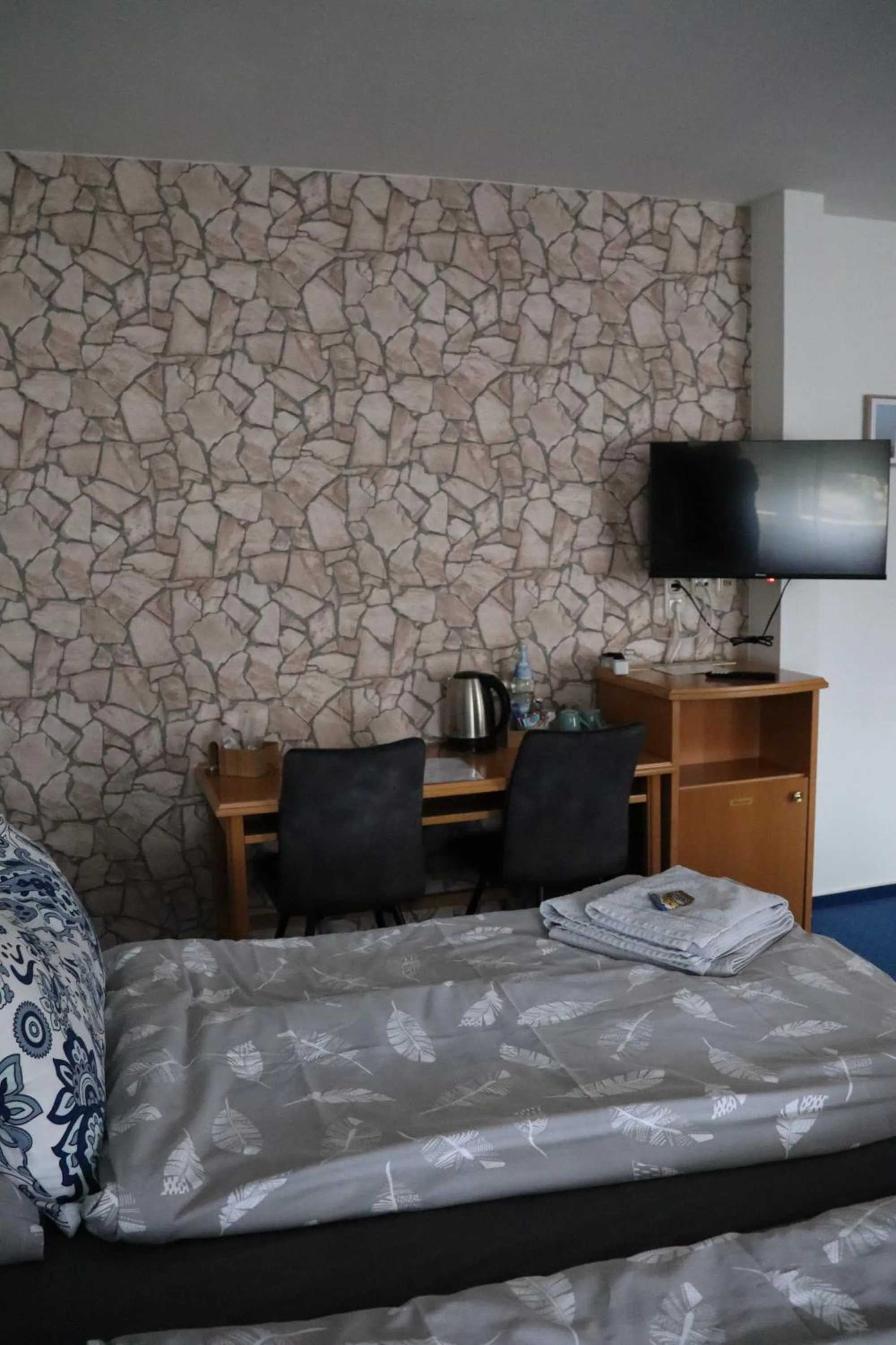 Coffee/tea facilities, Bed in Hotel Haarener Hof