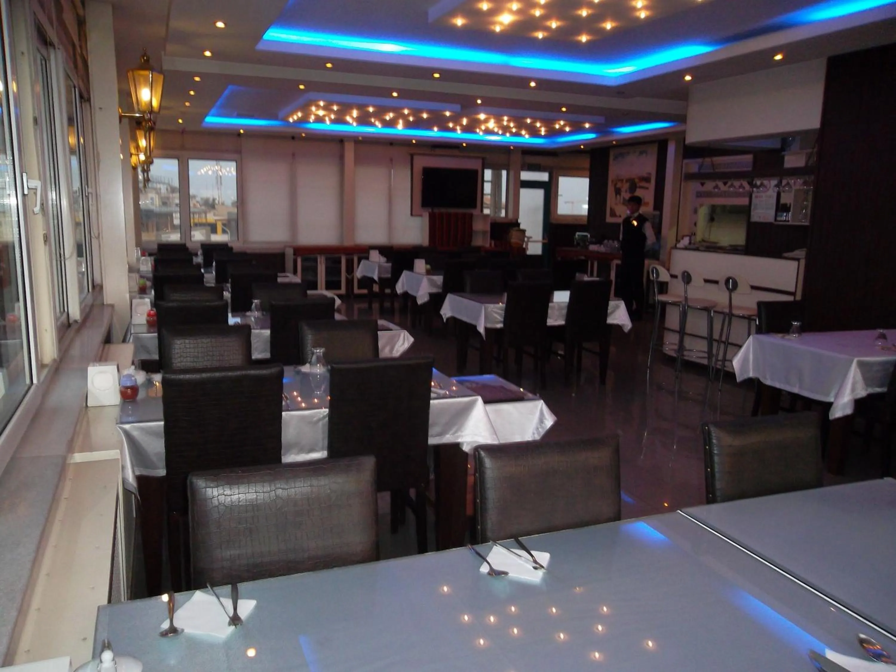 Restaurant/places to eat in Kucuk Velic Hotel