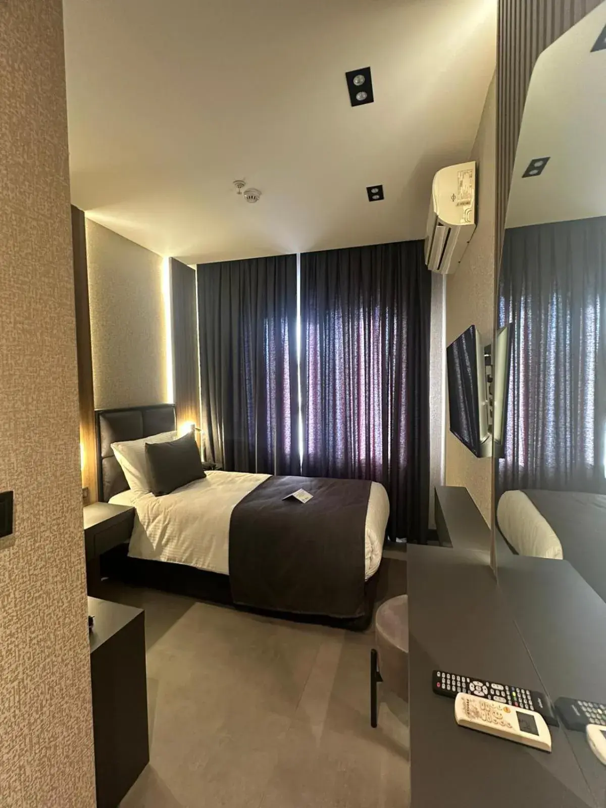 Property building, Bed in Kucuk Velic Hotel Property building, Bed in Kucuk Velic Hotel