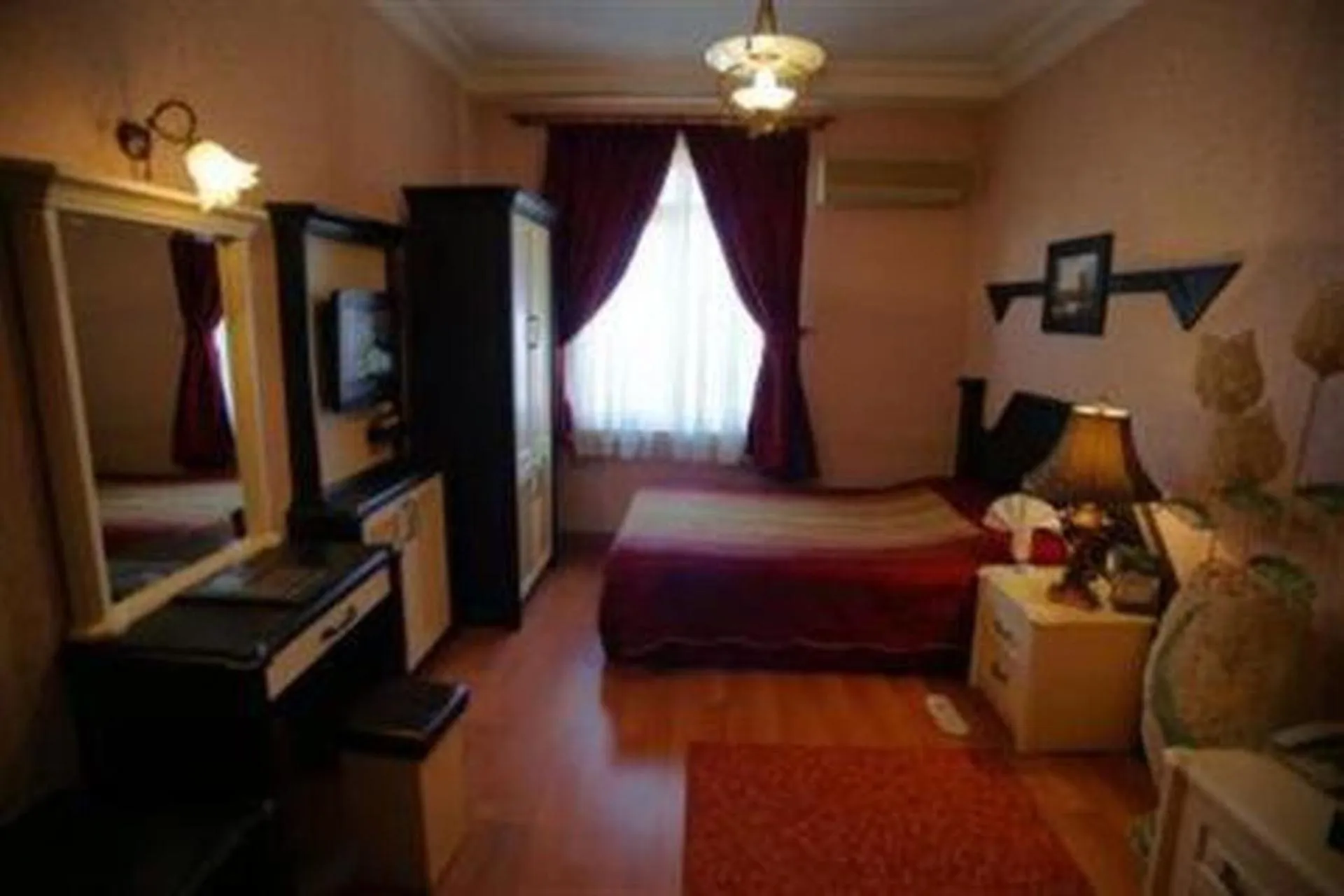 Photo of the whole room in Kucuk Velic Hotel