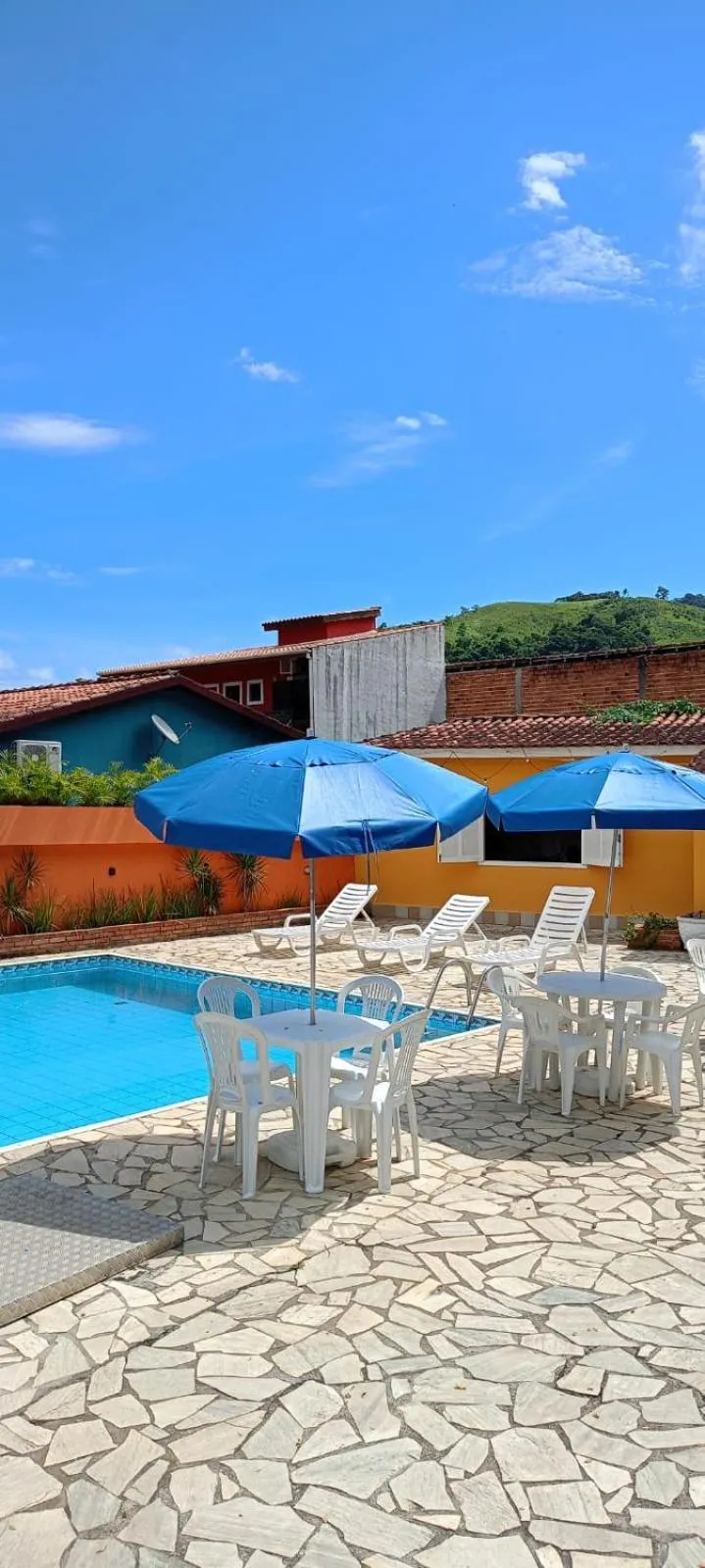 Swimming pool in Pousada Sol do Araçá