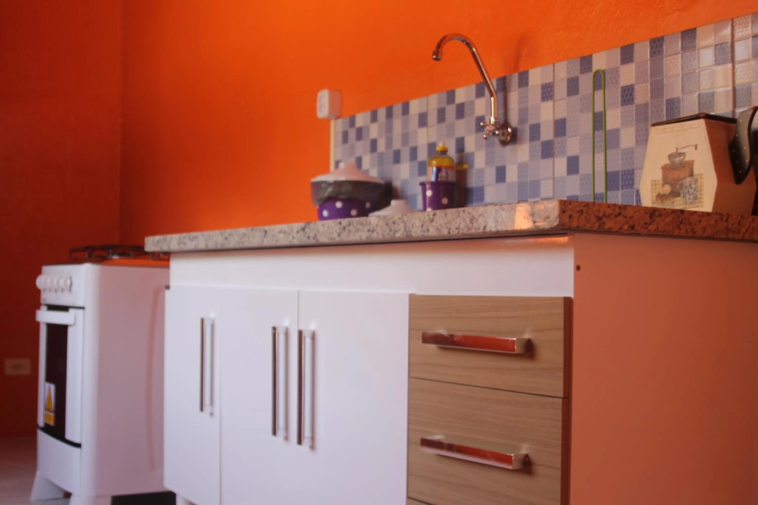 Communal kitchen in Pousada Sol do Araçá