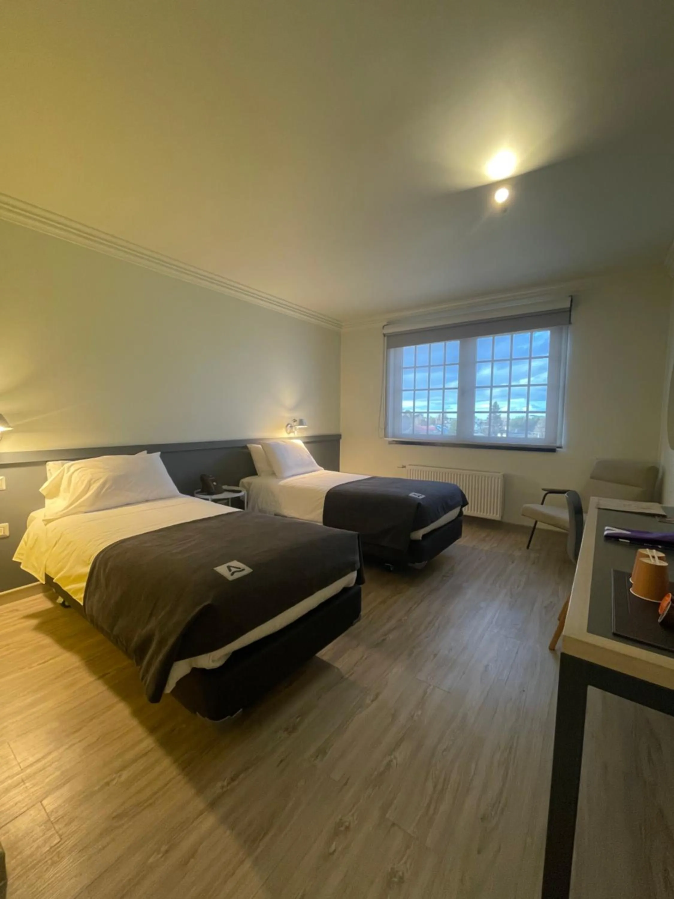 Photo of the whole room, Bed in Almasur Express Punta Arenas