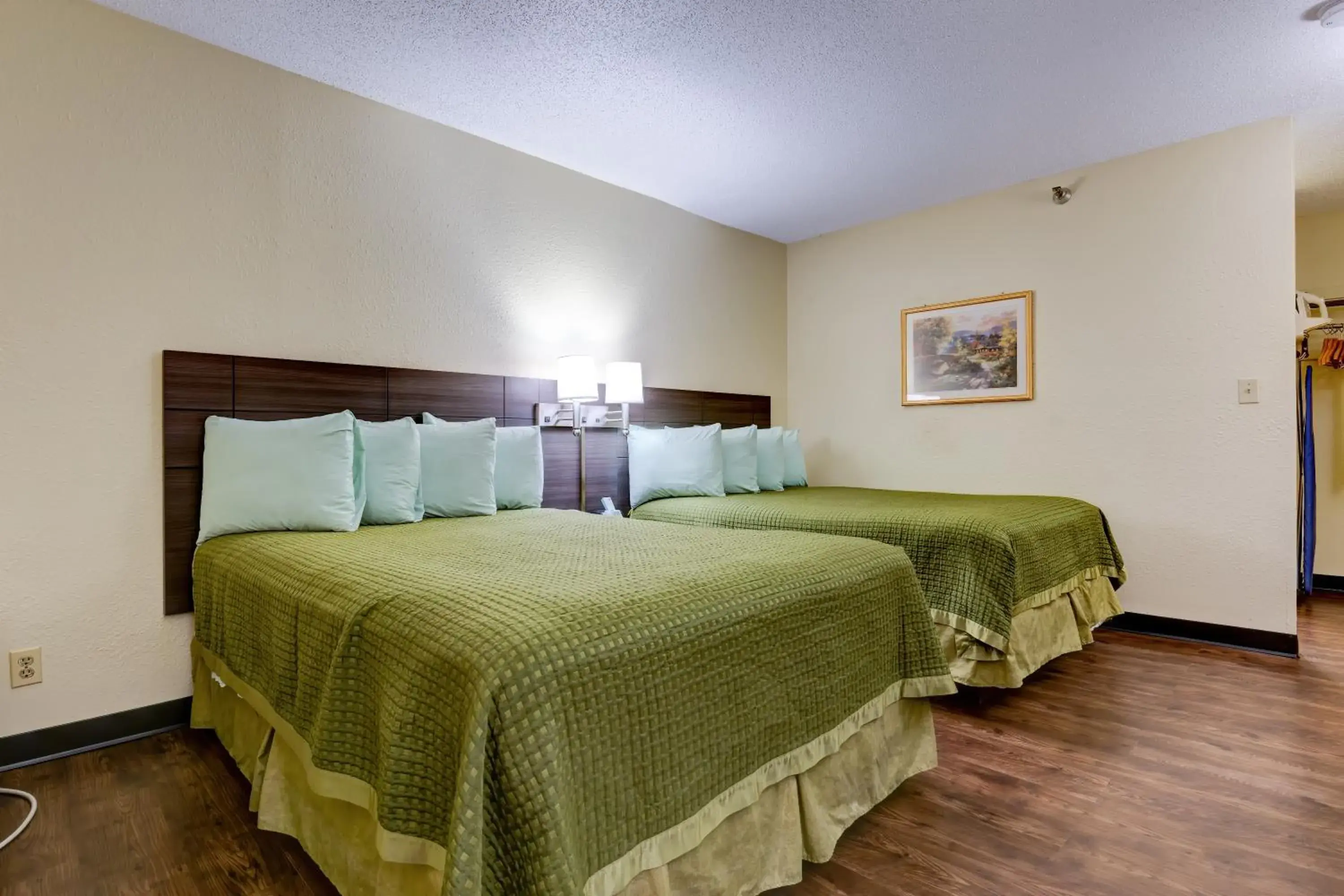 Double Room Non Smoking in Continental Inn - Charlotte Double Room Non Smoking in Continental Inn - Charlotte