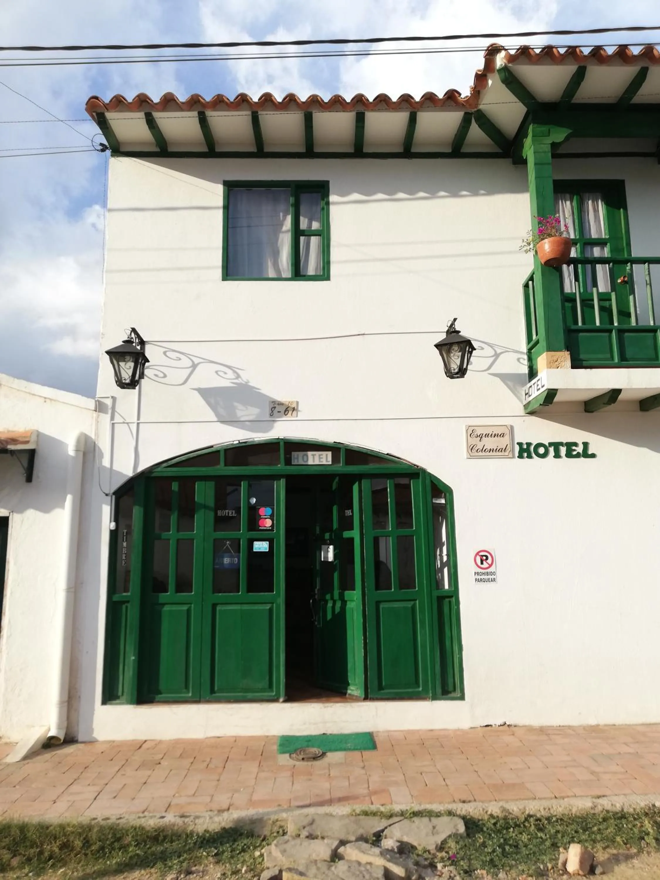 Facade/entrance in Esquina Colonial