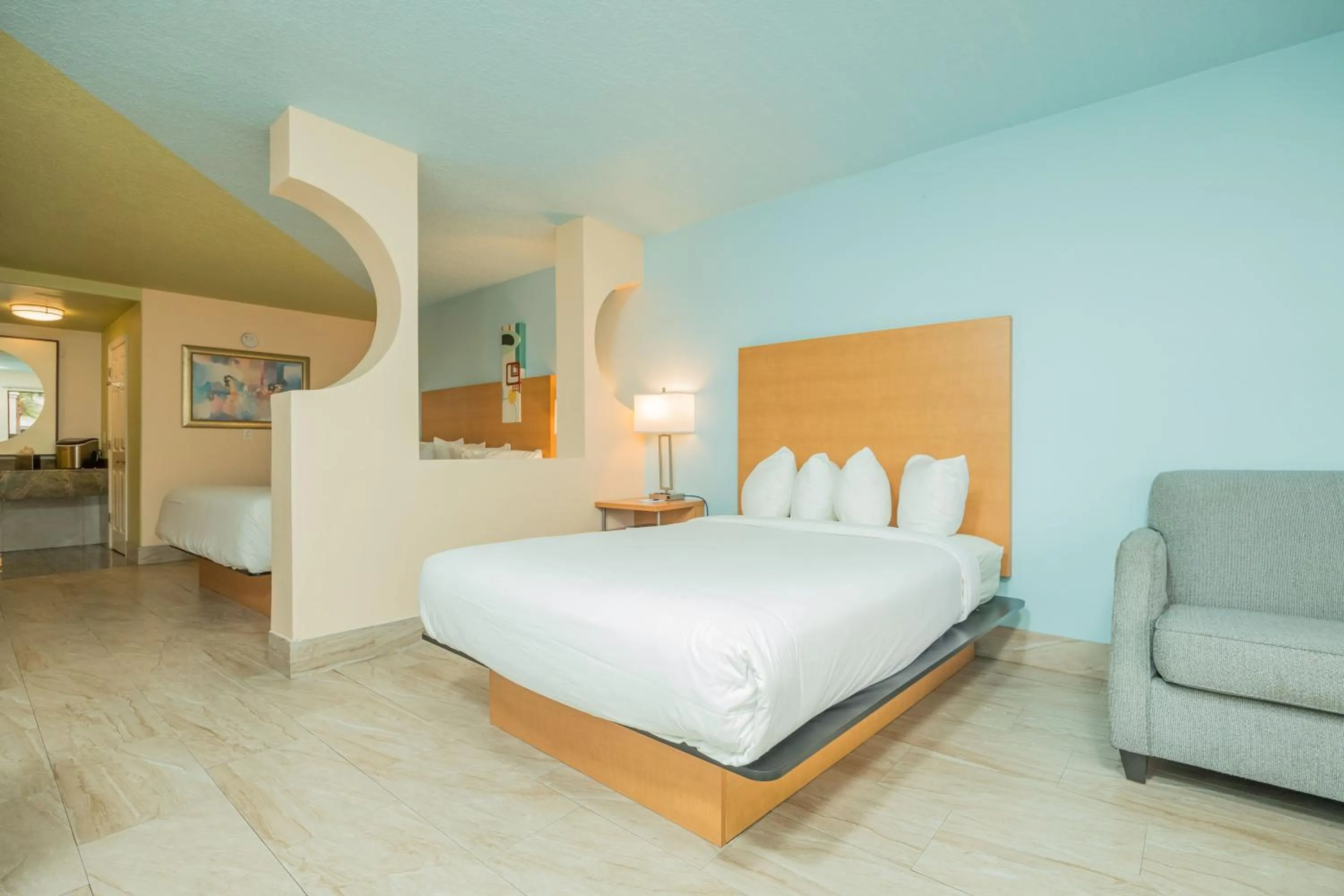 Photo of the whole room, Bed in The Ponce St. Augustine Hotel