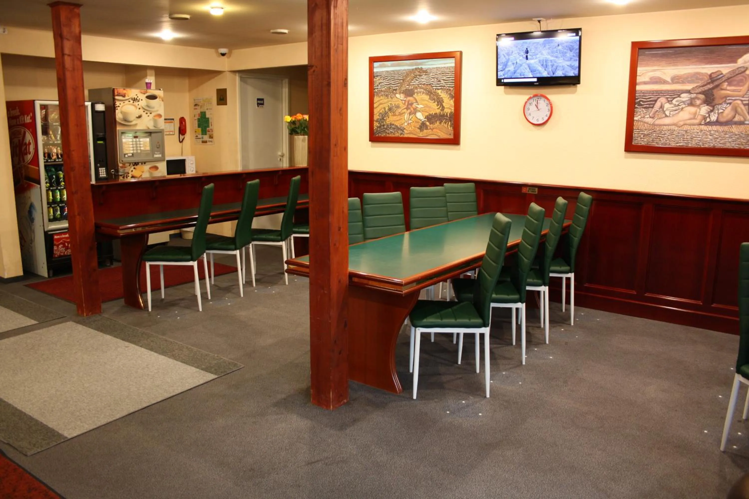 Communal lounge/ TV room in Hôtel Quick Palace Valence Nord