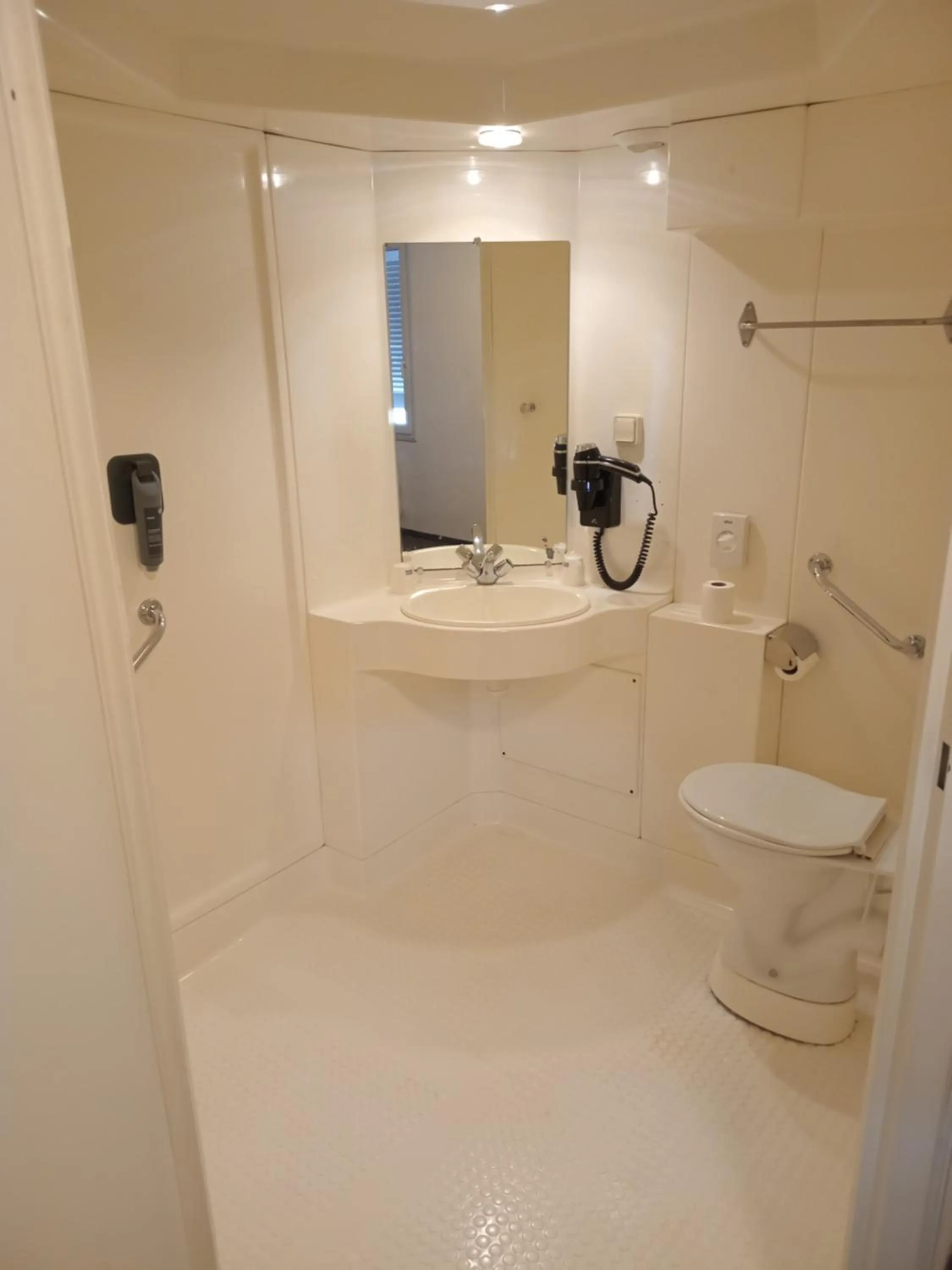 Bathroom in Hôtel Quick Palace Valence Nord