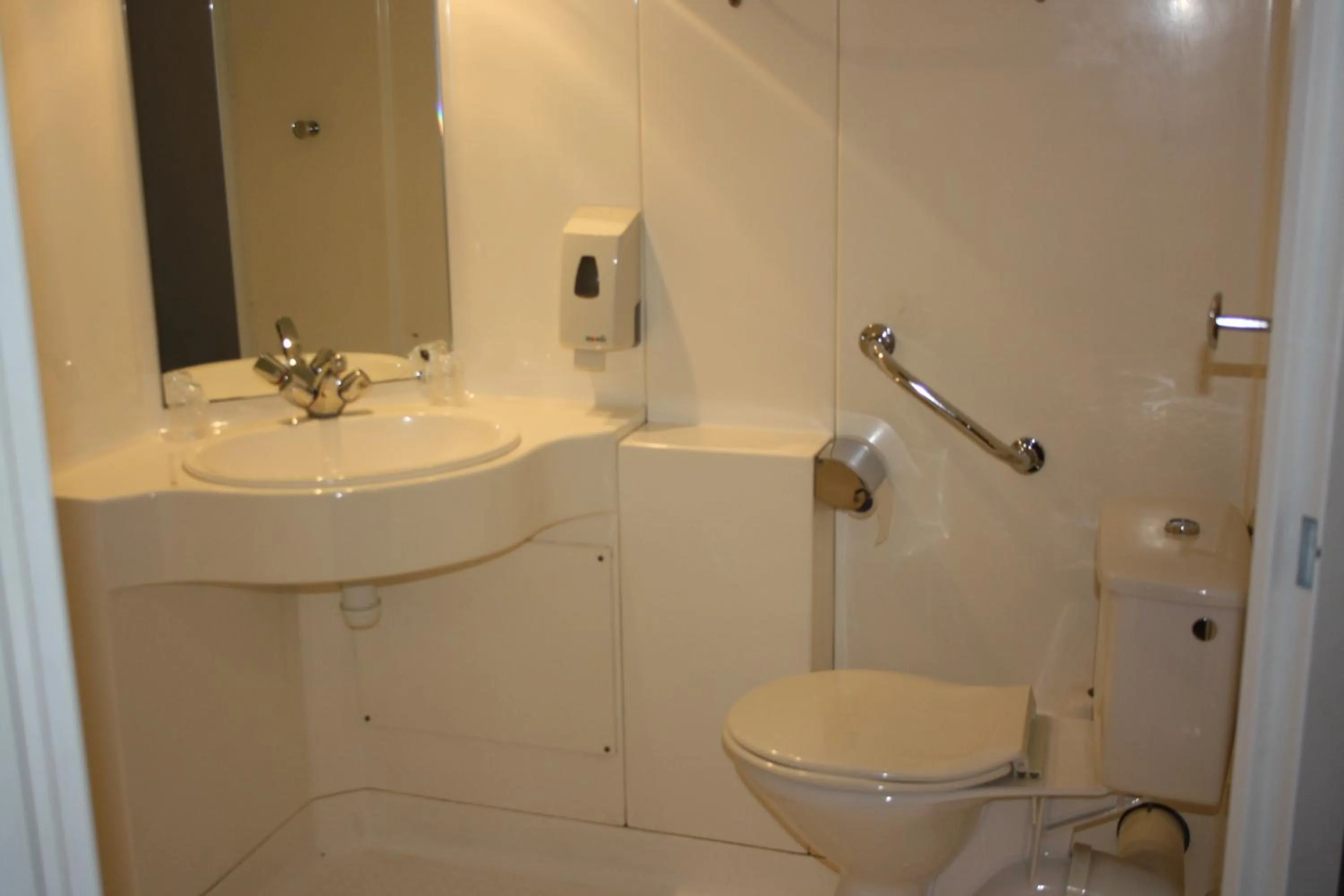 Bathroom in Hôtel Quick Palace Valence Nord