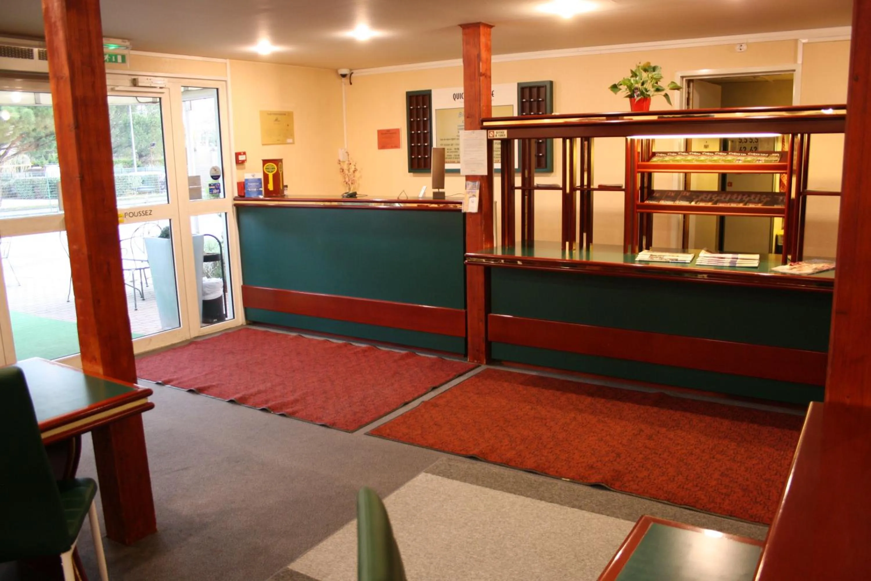 Lobby or reception in Hôtel Quick Palace Valence Nord