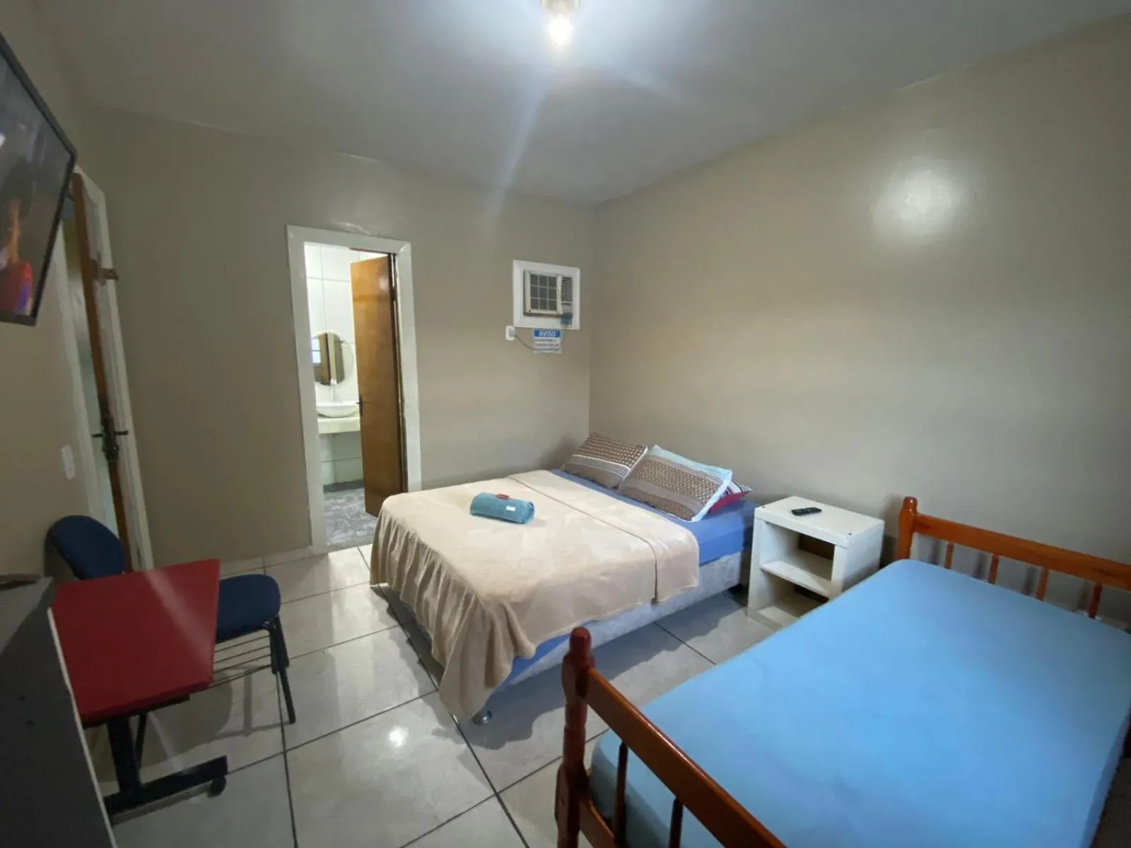 Photo of the whole room, Bed in Lurviz Home Suítes